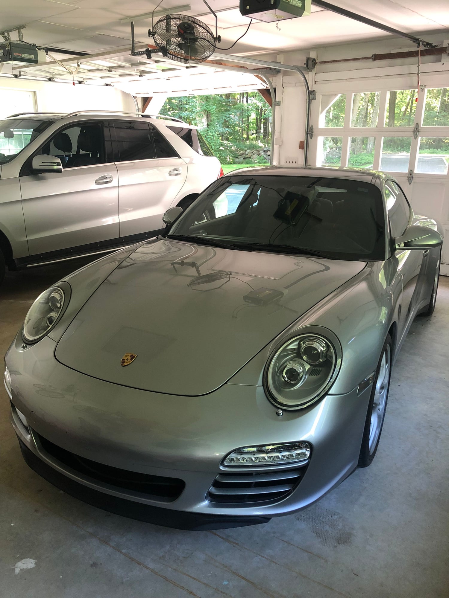 2010 Porsche 911 - 2010 C4S Coupe - Manual - Full Leather - 20k mi - Used - VIN WP0AB2A96AS721131 - 21,000 Miles - 6 cyl - 4WD - Manual - Coupe - Silver - Greenwich, CT 06831, United States