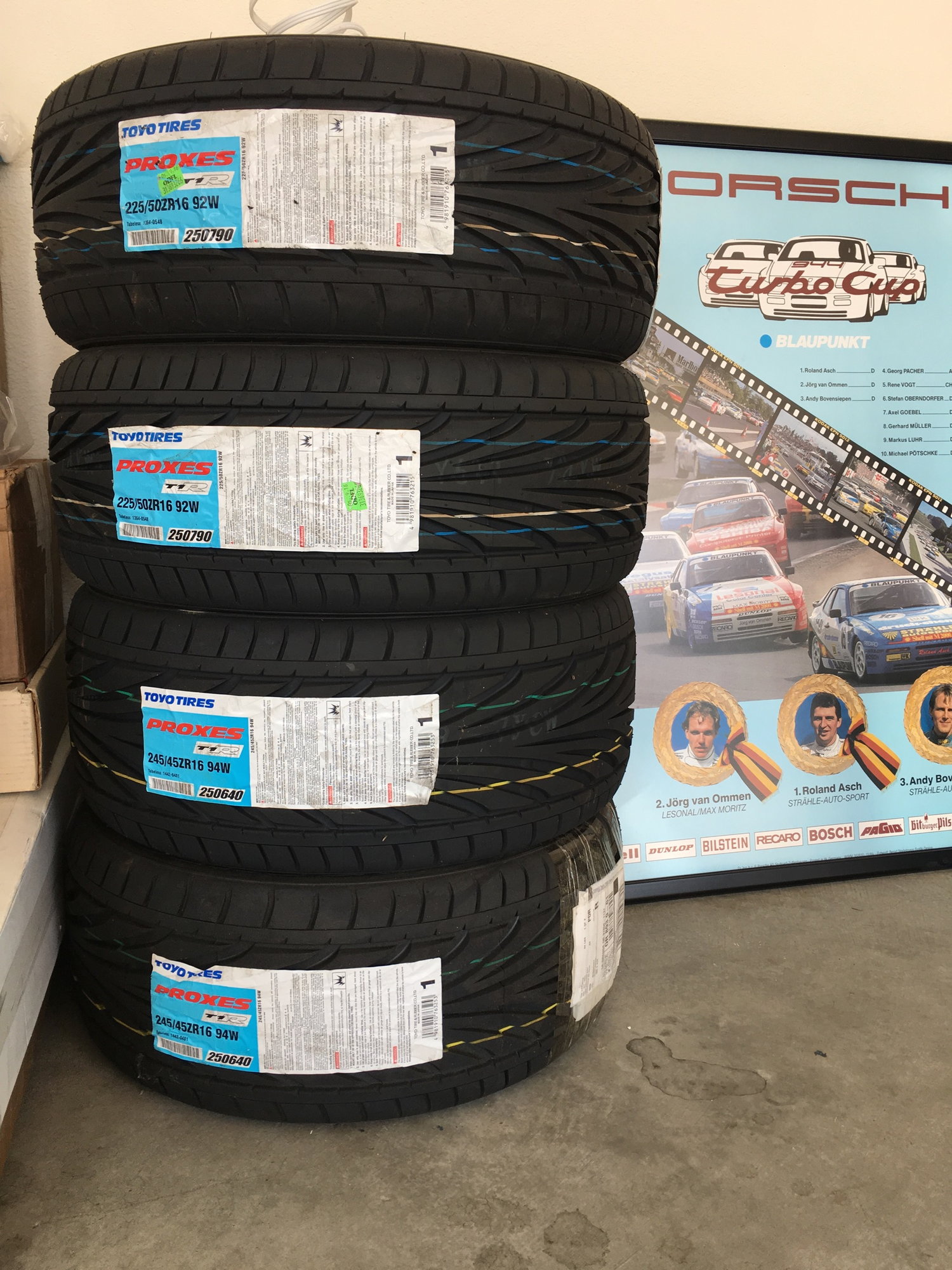Performance Road Tyre 2354517 1 x 235/45/17 R17 97W XL Toyo Proxes TR1 New T1R