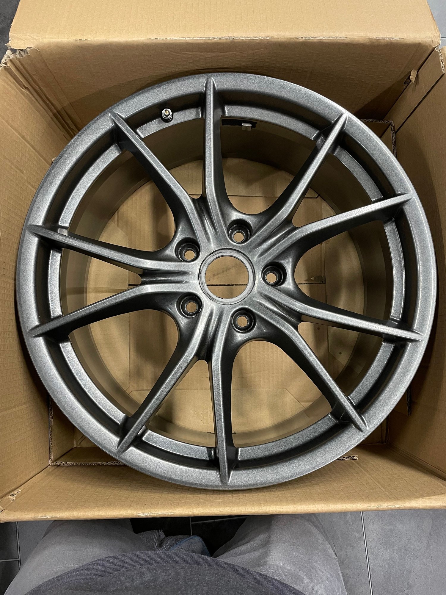 Wheels and Tires/Axles - 991.2 Carrera wheels for T, S, Base narrow body cars - Used - 2017 to 2019 Porsche 911 - Harrisonburg, VA 22801, United States