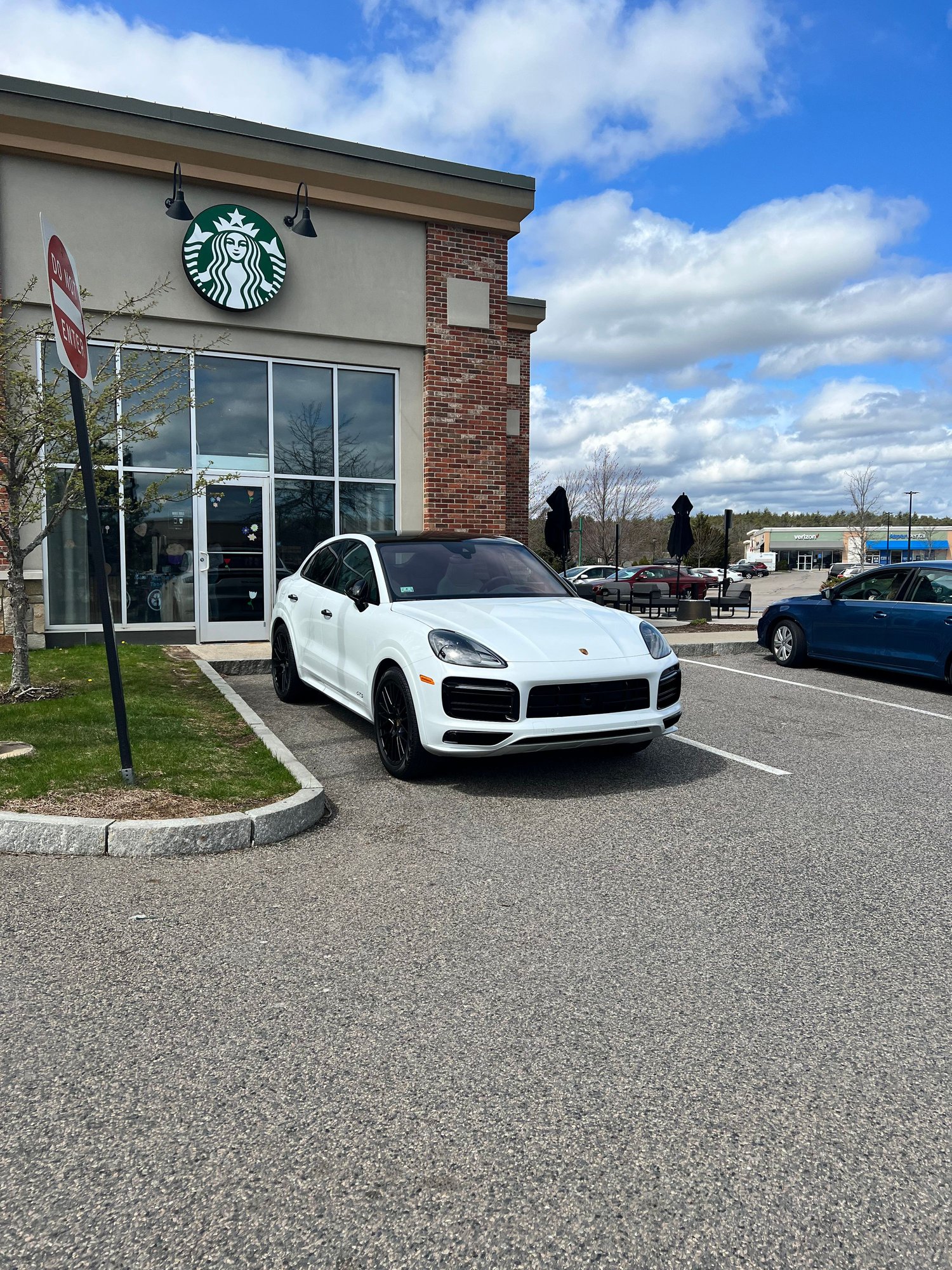 2022 Porsche Cayenne - 2022 Cayenne Coupe GTS White, Graphite/Chalk Interior, Premium, Assistance & More - Used - VIN WP1BG2AY8NDA55735 - 30,500 Miles - 8 cyl - AWD - Automatic - SUV - White - Boston, MA 02129, United States