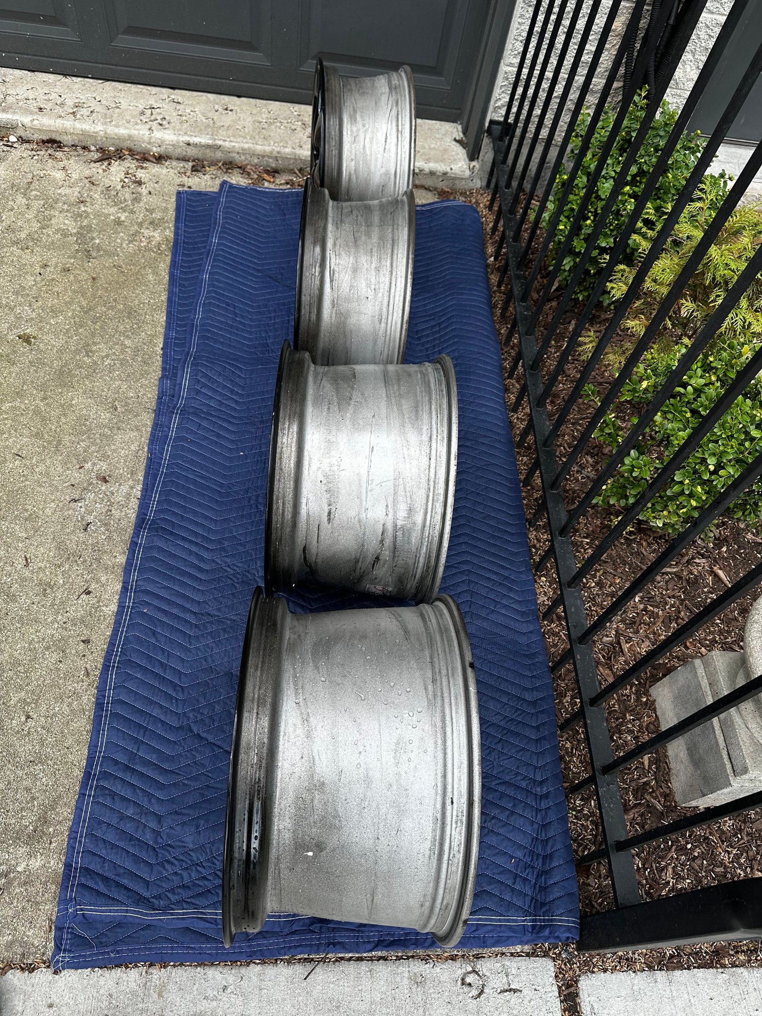 Wheels and Tires/Axles - 996 Turbo Hollow Spoke Wheel Set with OEM Center Caps & Black Lug Nuts - Used - 2001 to 2005 Porsche Carrera - Chicago, IL 60642, United States