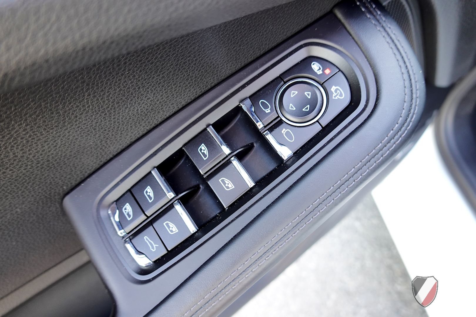 2018 Porsche Macan - 2018 Porsche Macan Turbo, one owner - Used - VIN WP1AF2A55JLB70071 - 40,053 Miles - 6 cyl - AWD - Automatic - SUV - White - Exton, PA 19341, United States