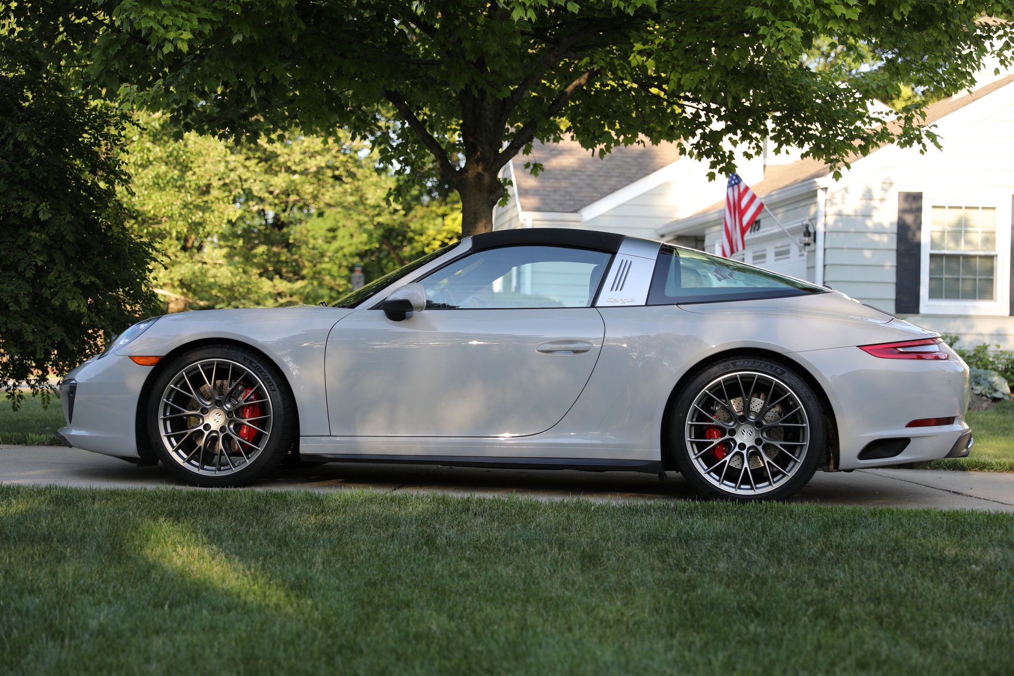 2018 Porsche 911 - 2018 Targa 4S.Hard to Find Chalk/Black. PDK. 7200 Miles. Mint! CPO until 2024. - Used - VIN WP0BB2A95JS135086 - Chicago Area, IL 60014, United States