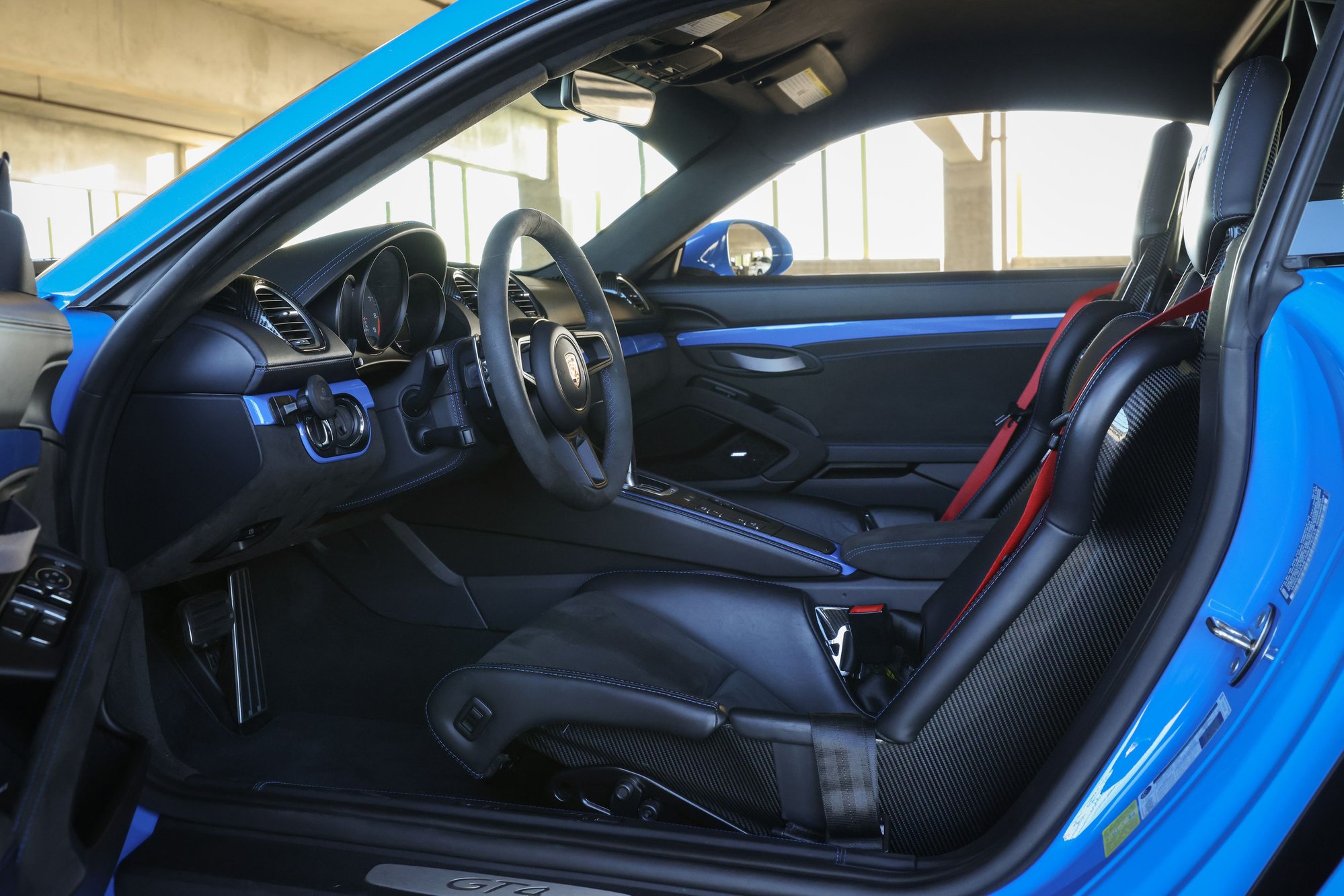 2022 Porsche 718 - 2022 Porsche 718 Cayman GT4 - Used - VIN WP0AC2A87NS275243 - 13,050 Miles - 6 cyl - 2WD - Automatic - Coupe - Blue - Ventura, CA 93003, United States