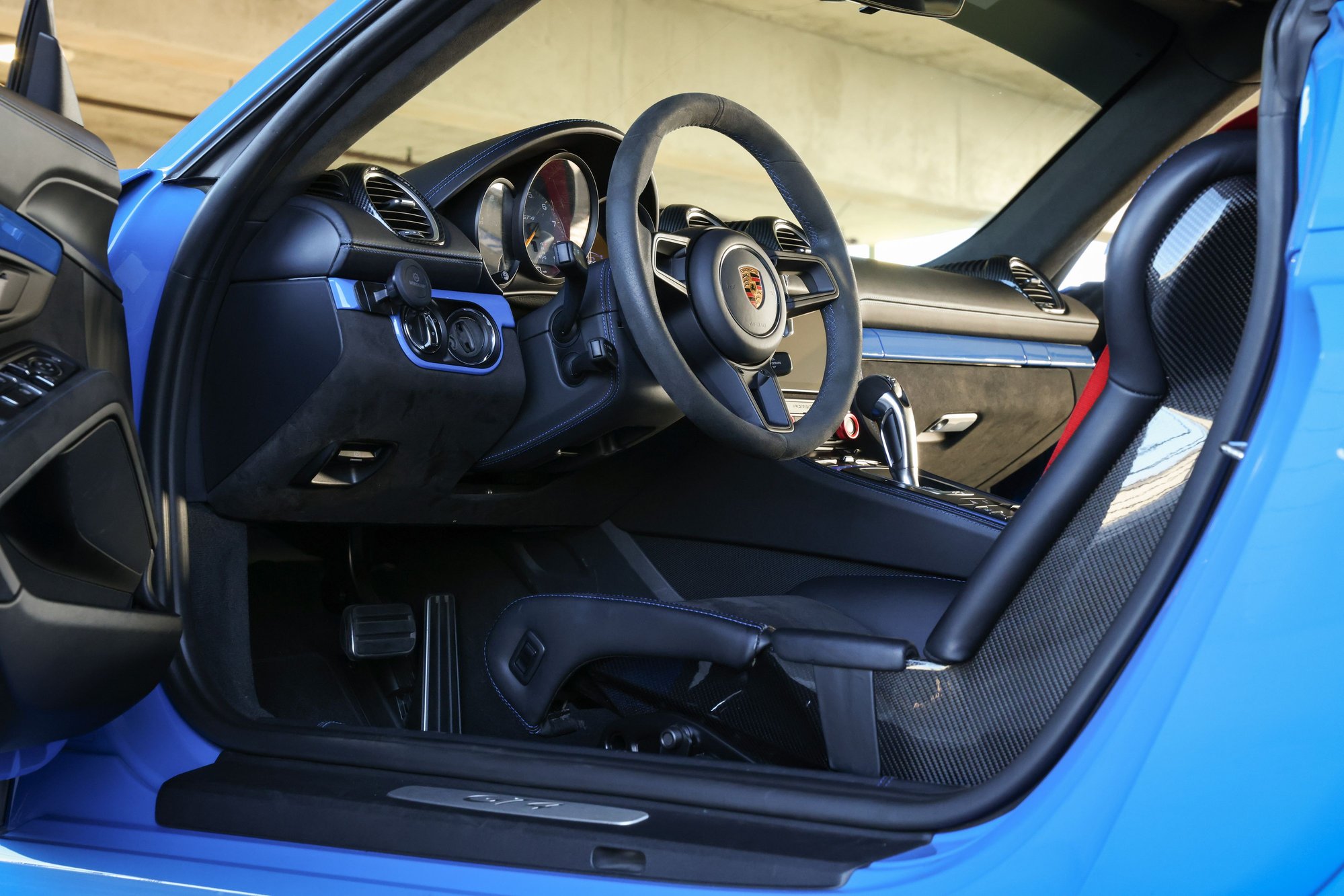 2022 Porsche 718 - 2022 Porsche 718 Cayman GT4 - Used - VIN WP0AC2A87NS275243 - 13,050 Miles - 6 cyl - 2WD - Automatic - Coupe - Blue - Ventura, CA 93003, United States