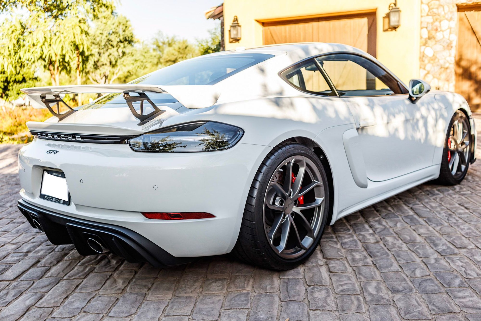 2020 Porsche 718 Cayman - 2020 Porsche Cayman gt4 with 106 miles - Used - VIN WPOAC2A89LK289271 - 150 Miles - 6 cyl - 2WD - Manual - Coupe - White - Scottsdale, AZ 85259, United States