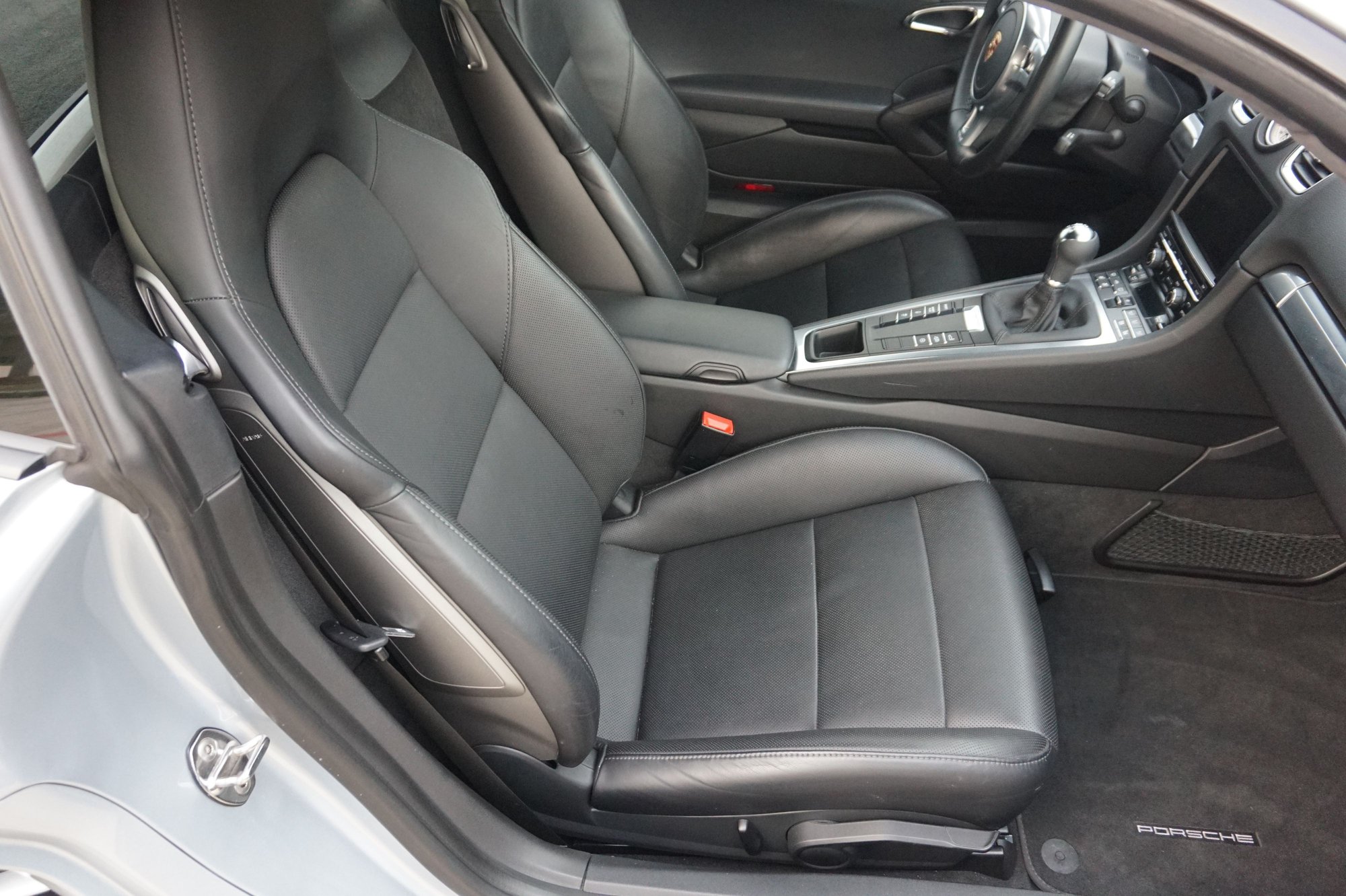 2014 Porsche Cayman - 2014 981 Cayman S 6MT - PSE - Sport Chrono - Sport Seats - Used - VIN WP0AB2A84EK192050 - 51,329 Miles - 6 cyl - 2WD - Manual - Coupe - Silver - Houston, TX 77024, United States