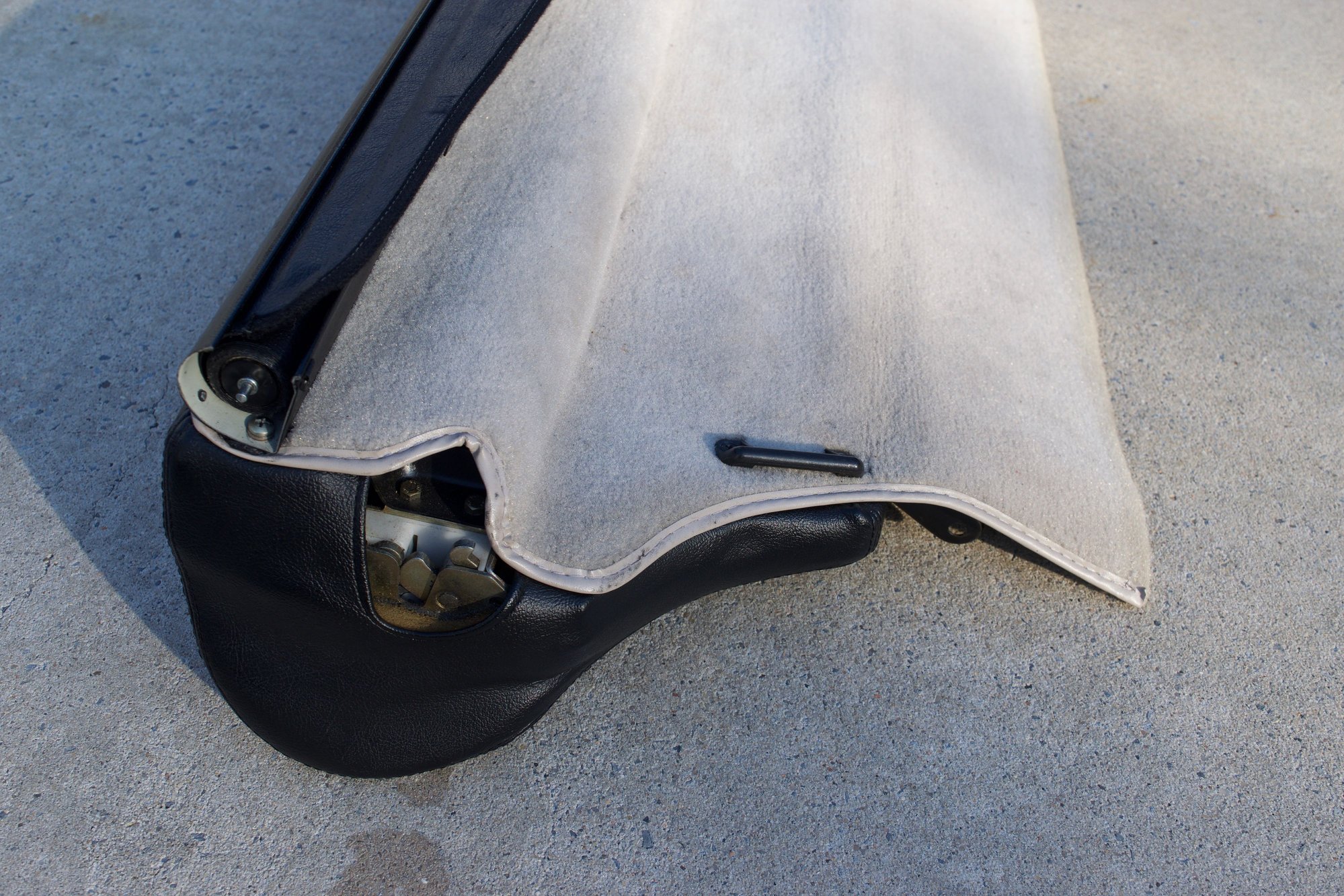 Interior/Upholstery - Black Great Condition 944 Rear Seats - Used - Hampton Bays, NY 11946, United States