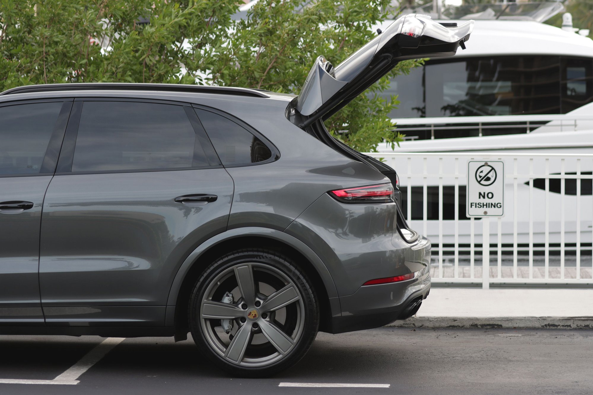 2019 Porsche Cayenne - 2019 Porsche Cayenne Turbo w/ 25K miles - Used - VIN WP1AF2AY4KDA81288 - 25,389 Miles - 8 cyl - AWD - Automatic - SUV - Gray - Aventura, FL 33180, United States