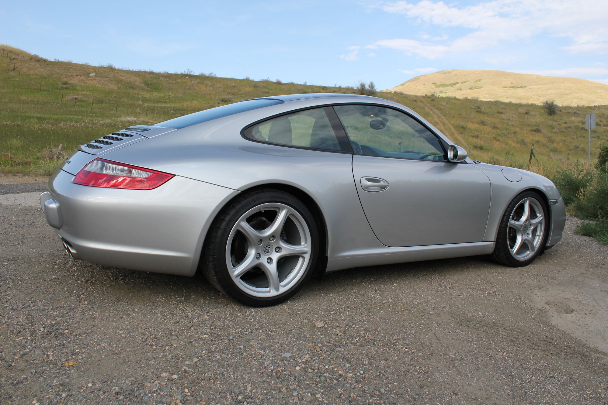 2007 Porsche 911 - 2007 997 Carrera, 18k miles, Very Clean - Used - VIN WP0AA29927S710708 - 18,025 Miles - 6 cyl - 2WD - Manual - Coupe - Silver - Lakewood, CO 80228, United States