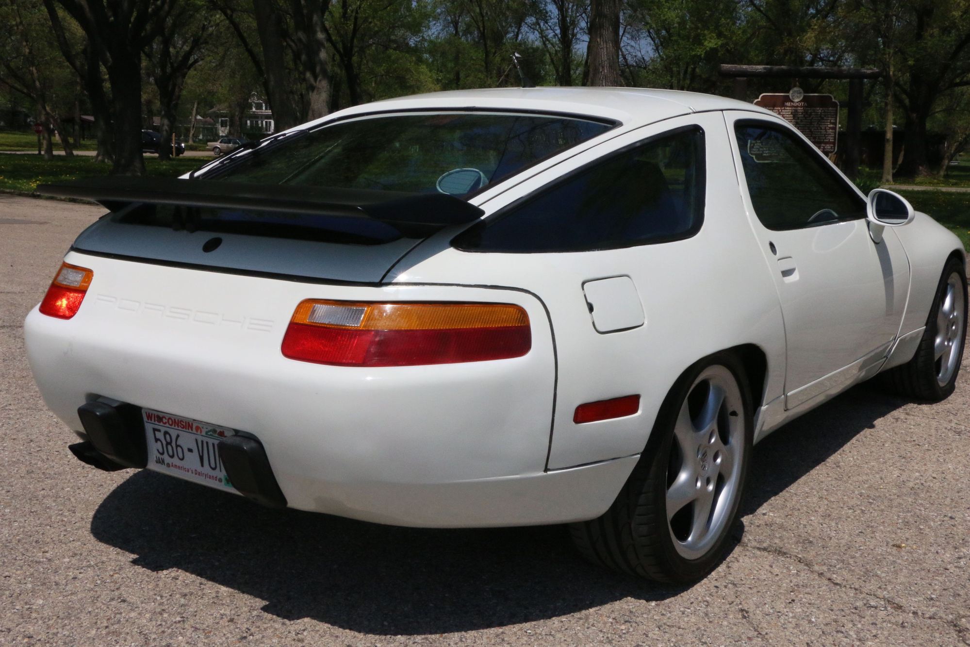 1990 Porsche 928 - Porsche 928 S4 Manual - 72,000 miles - Used - VIN WP0JB2924LS860376 - 72,000 Miles - 8 cyl - 2WD - Manual - Coupe - White - Madison, WI 53715, United States