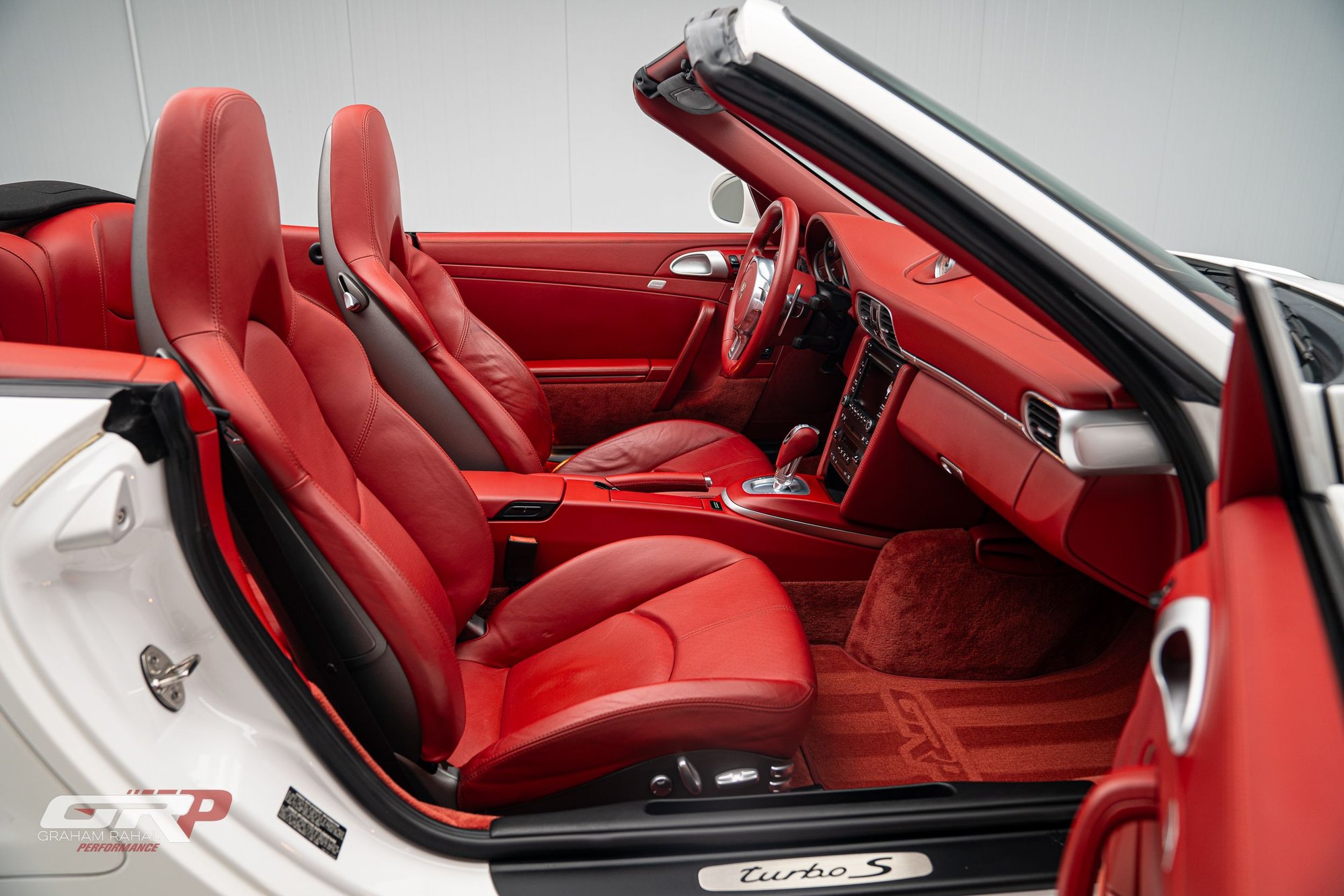 2011 Porsche 911 - 2011 Turbo S Cabriolet - Carrara White over Carrara Red - Used - VIN WP0CD2A99BS77335 - 24,768 Miles - 6 cyl - AWD - Automatic - Convertible - White - Indianapolis, IN 46077, United States