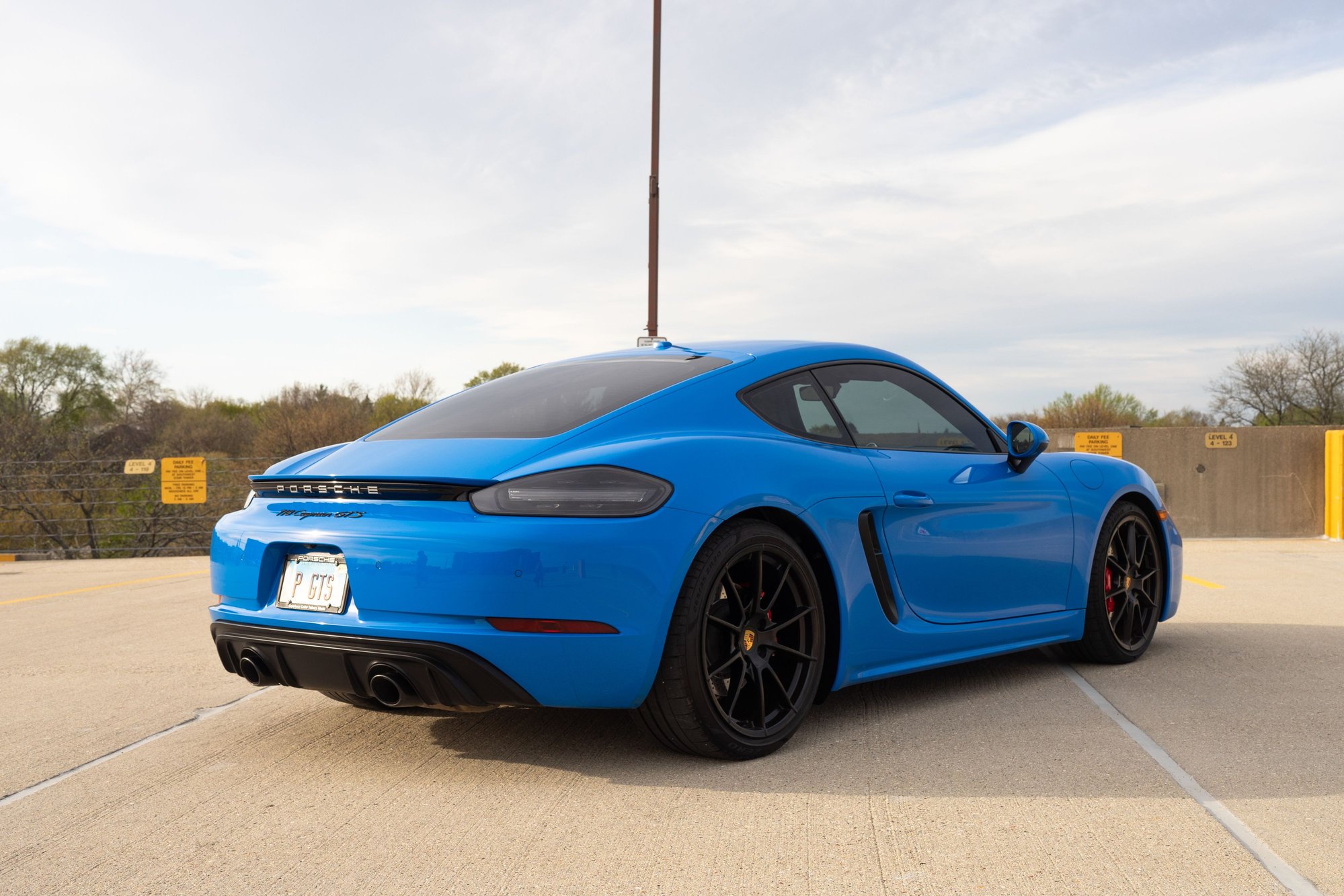 2022 Porsche 718 - 2022 Porsche 718 Cayman GTS 4.0 PDK — Shark Blue — 15k Miles — Extra Wheels - Used - VIN WP0AD2A82NS268262 - 15,270 Miles - 6 cyl - 2WD - Automatic - Coupe - Blue - Arlington Heights, IL 60004, United States