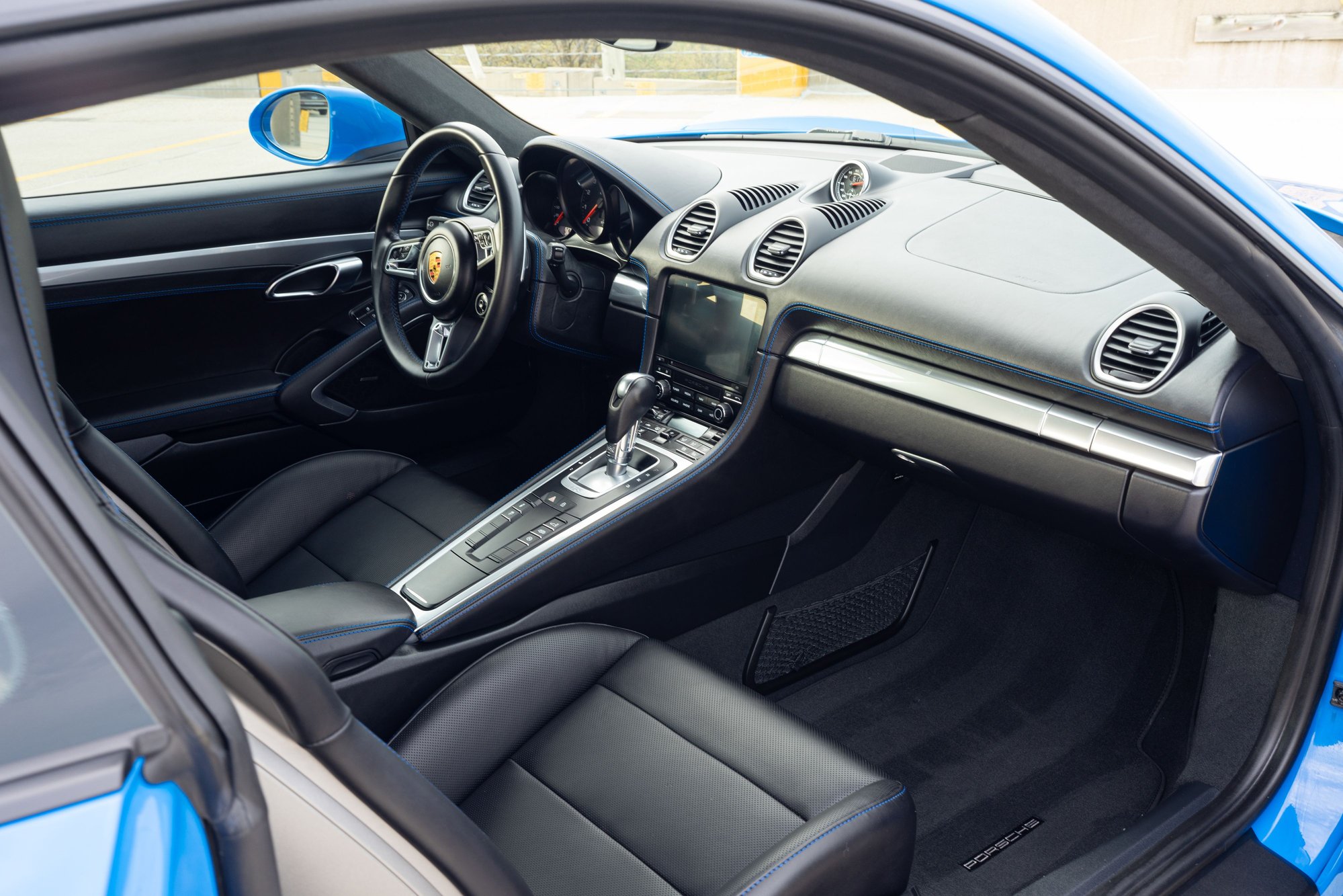 2022 Porsche 718 - 2022 Porsche 718 Cayman GTS 4.0 PDK — Shark Blue — 15k Miles — Extra Wheels - Used - VIN WP0AD2A82NS268262 - 15,270 Miles - 6 cyl - 2WD - Automatic - Coupe - Blue - Arlington Heights, IL 60004, United States