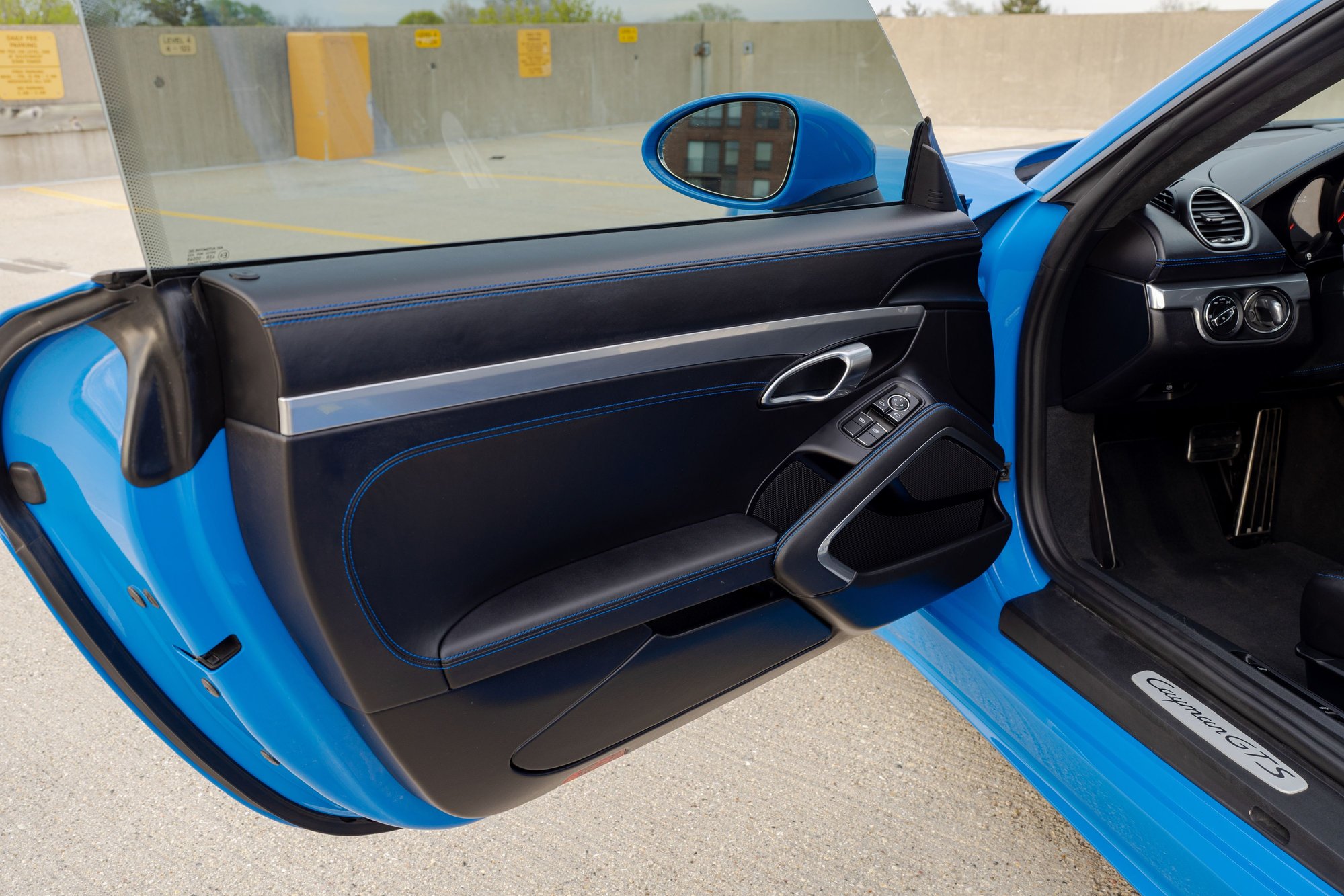 2022 Porsche 718 - 2022 Porsche 718 Cayman GTS 4.0 PDK — Shark Blue — 15k Miles — Extra Wheels - Used - VIN WP0AD2A82NS268262 - 15,270 Miles - 6 cyl - 2WD - Automatic - Coupe - Blue - Arlington Heights, IL 60004, United States