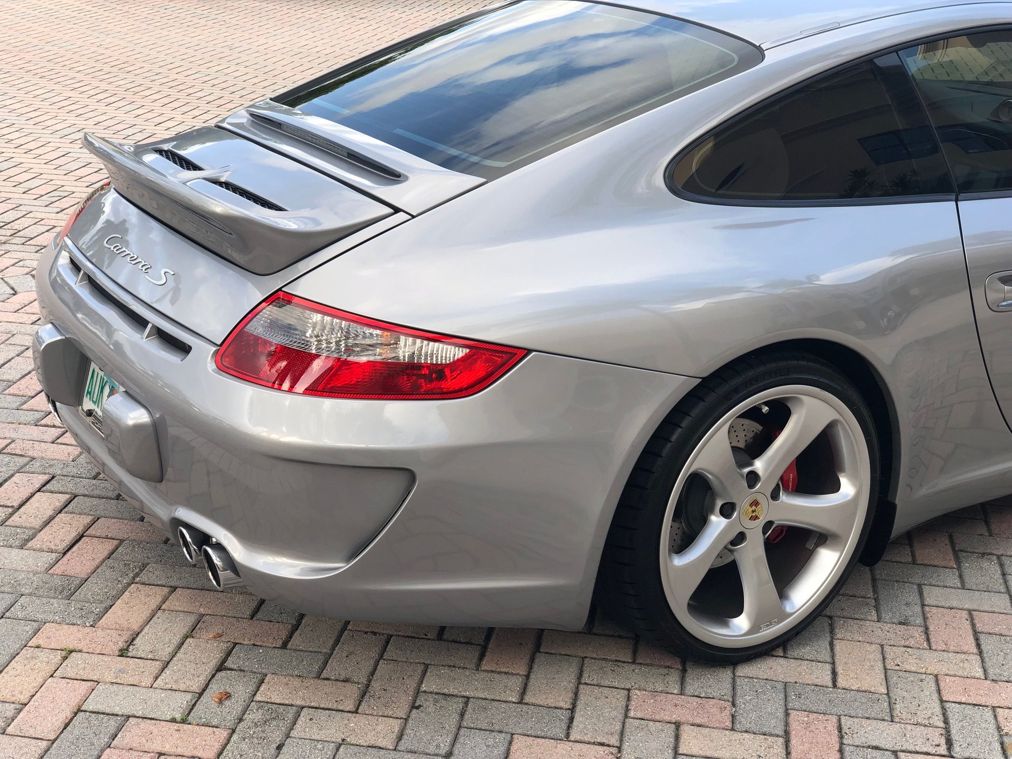 2006 Porsche 911 - Extremely well Spec’d and rare 2006 Carrera S manual - Used - VIN WP0AB29996S742843 - 87,250 Miles - 6 cyl - 2WD - Manual - Coupe - Silver - Boca Raton, FL 33432, United States