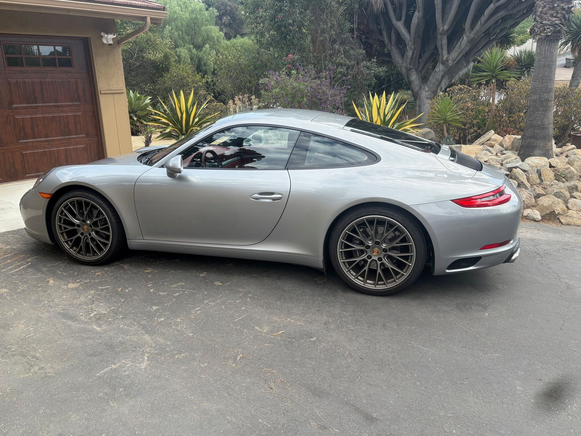 2017 Porsche 911 - 2017 991.2 Carrera Coupe - Silver W/ Red Interior - PDK - 23,XXX Miles - Many Options - Used - VIN Highly Optioned - 6 cyl - 2WD - Automatic - Coupe - Silver - San Diego, CA 92126, United States