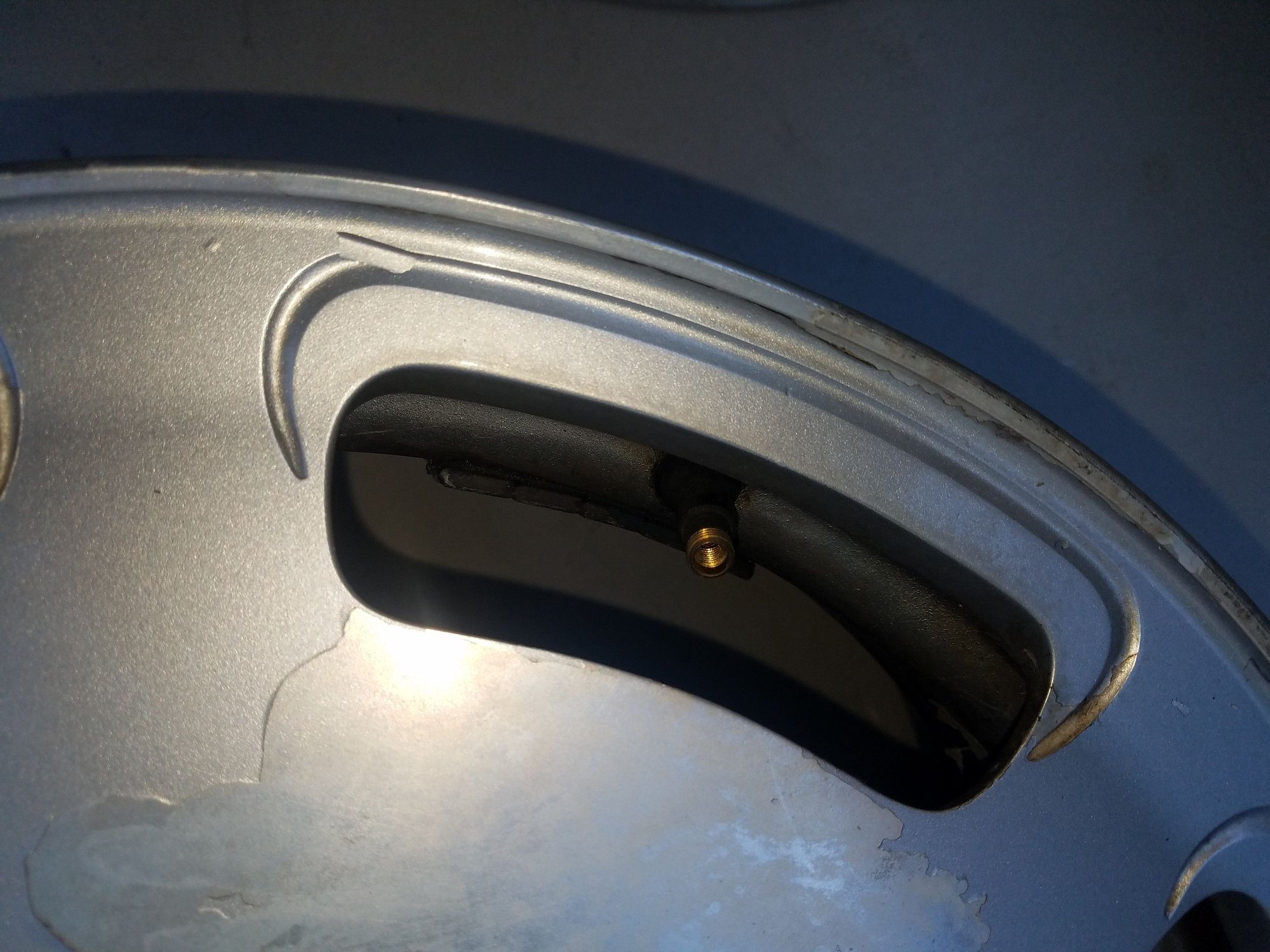 Wheels and Tires/Axles - 928 90-91 man hole wheels with RDK (tpms) - Used - 1990 to 1991 Porsche 928 - Farmingtn Hls, MI 48334, United States
