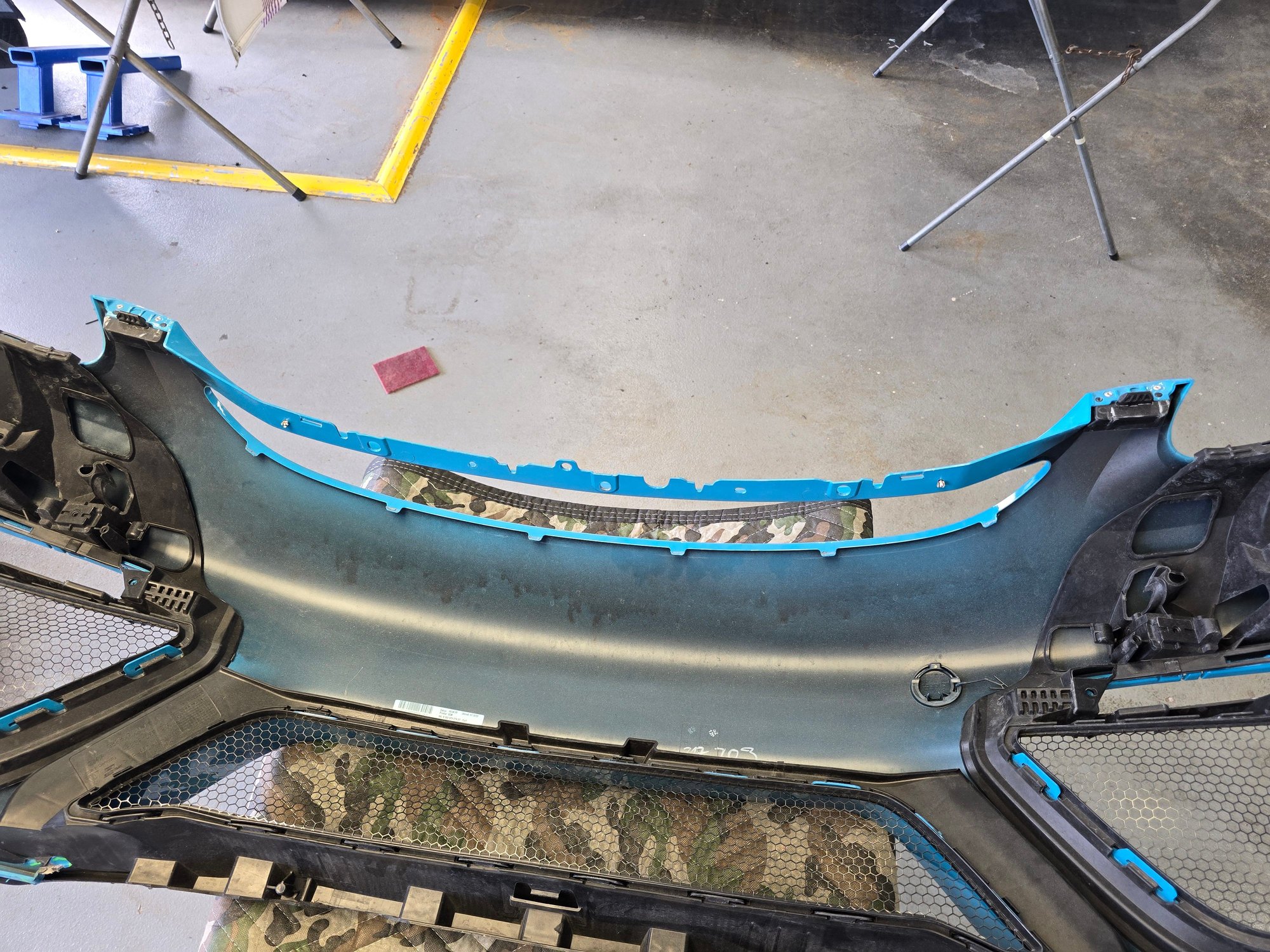 Exterior Body Parts - Porsche OEM 982 GT4/Spyder Front Bumper/Grilles/Partial Lip - Used - Treasure Island, FL 33706, United States