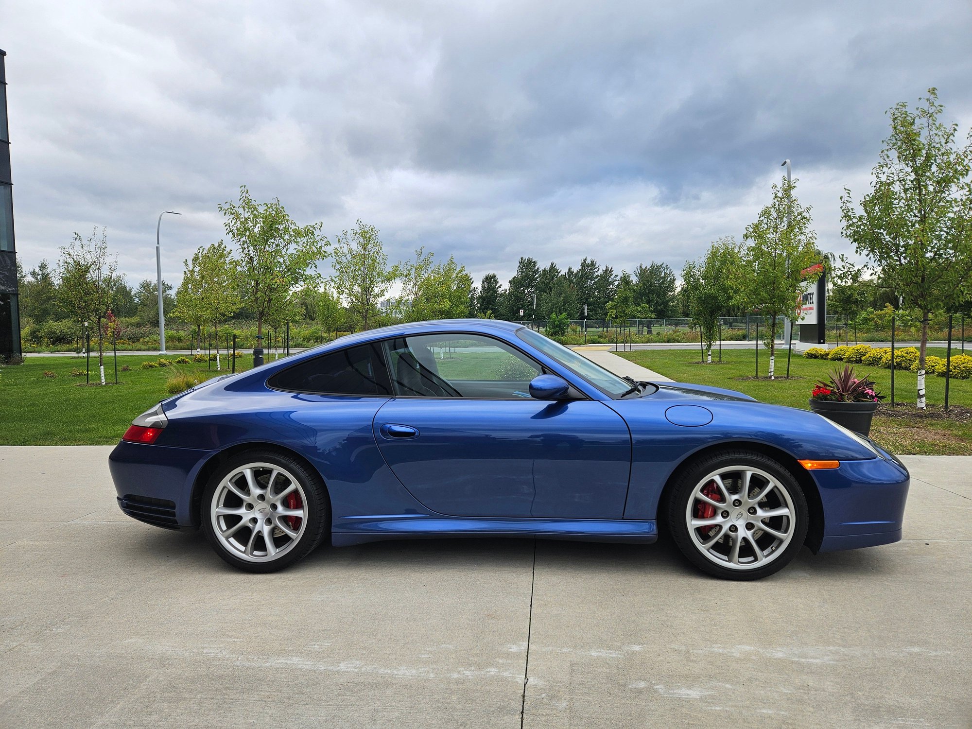 2004 Porsche 911 - Special 2004 911 C4s - Used - VIN WP0AA29964S622269 - 49,000 Miles - 6 cyl - Manual - Blue - Saint-Bruno, QC J3V, Canada