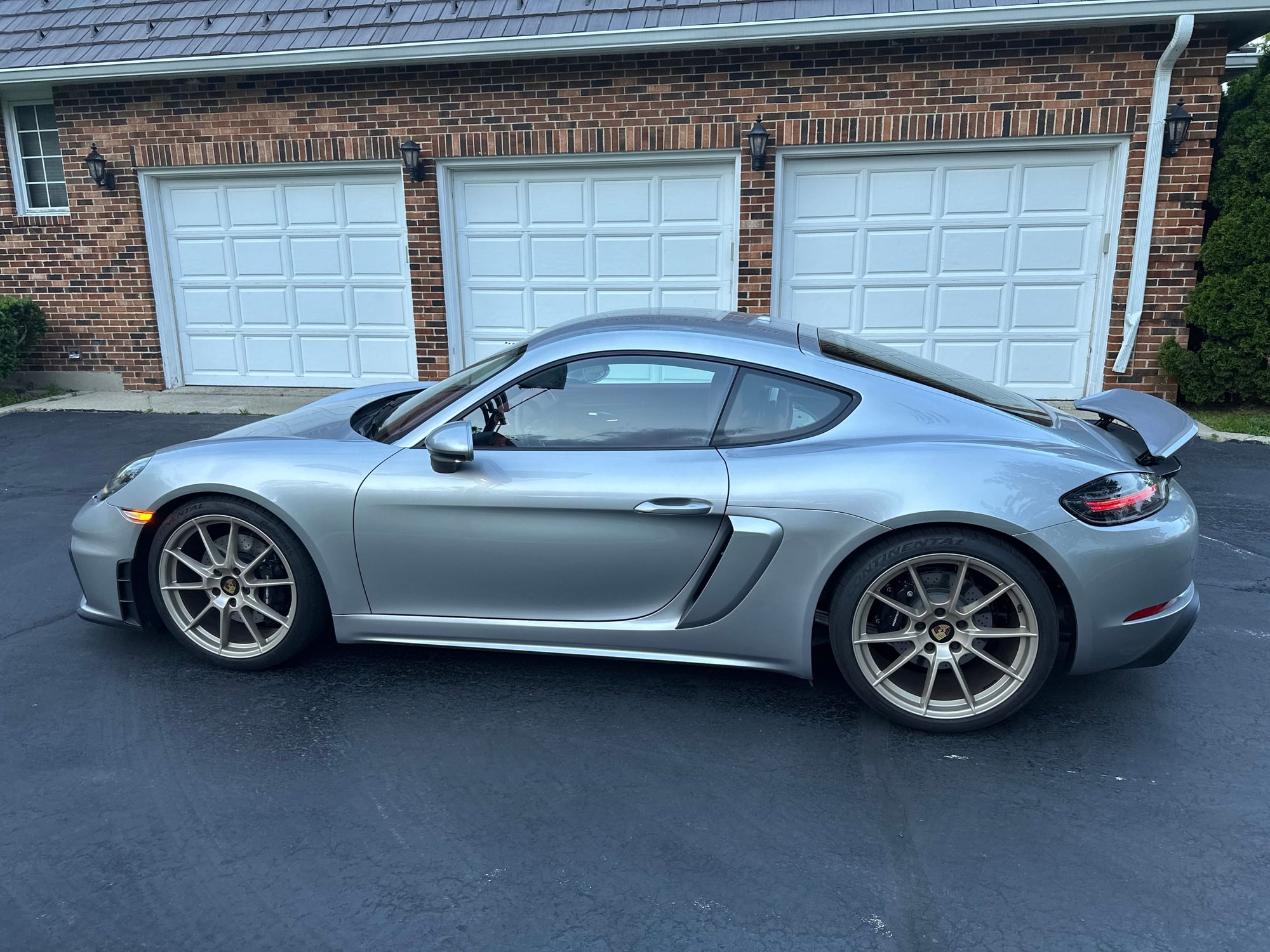 2023 Porsche 718 - 2023 718 GTS 4.0 w/ DeMan Gearing - Used - VIN WP0AD2A80PS271681 - 3,800 Miles - 6 cyl - 2WD - Manual - Coupe - Silver - Barrington, IL 60010, United States