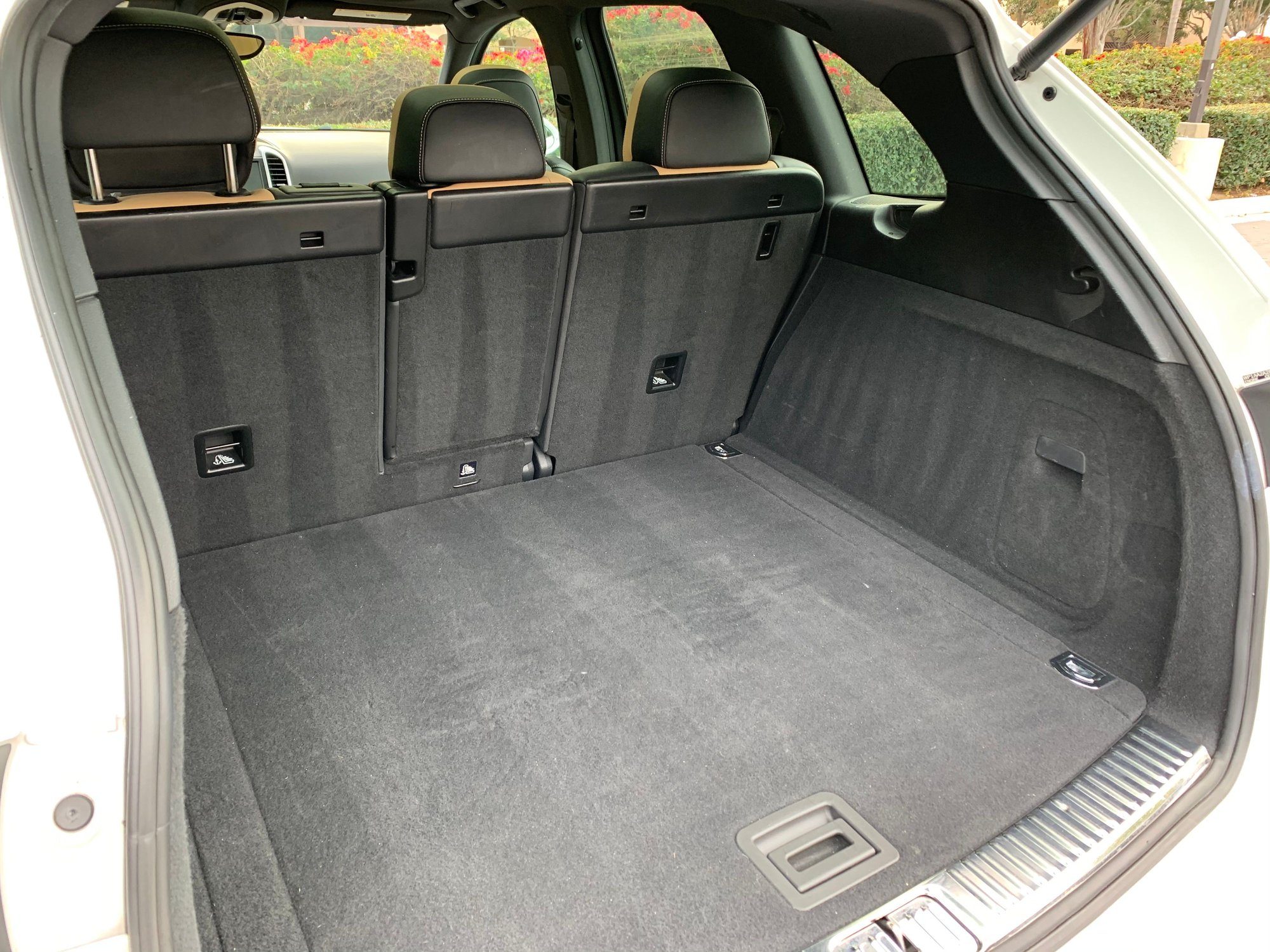 2016 Porsche Cayenne - 2016 Porsche Cayenne - Fully Loaded with over 1 year remaining CPO Warranty - Used - VIN WP1AA2A28GKA12147 - 47,500 Miles - 6 cyl - AWD - Automatic - SUV - White - San Diego, CA 92008, United States