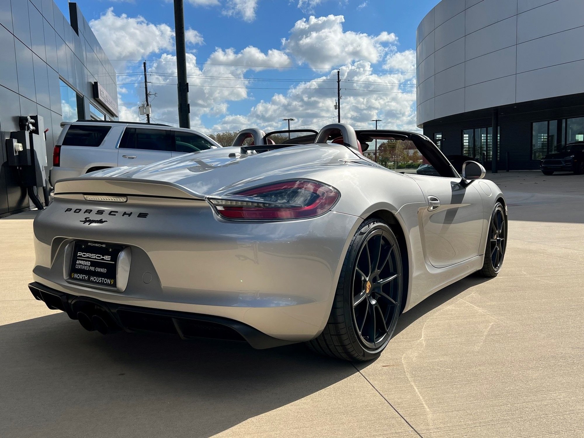 2016 Porsche Boxster - 2016 GT Silver Boxster Spyder (STUNNING SPEC!) - Used - VIN WP0CC2A87GS152618 - 12,608 Miles - Houston, TX 77090, United States