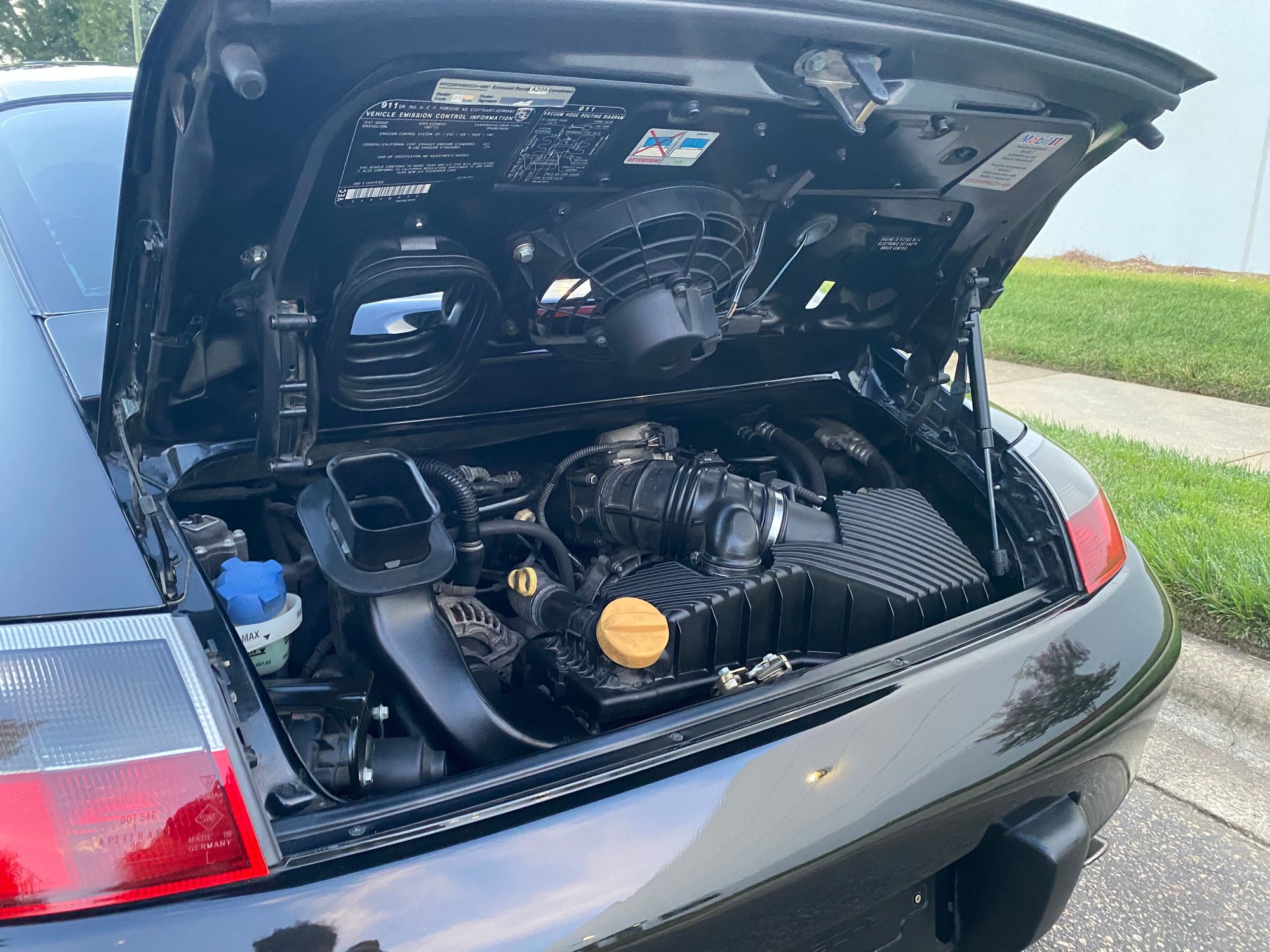 2001 Porsche 911 - 2001 Porsche 996 Carrera 2 Coupe 6 speed - Used - VIN WP0AA29991S622066 - 101,000 Miles - 6 cyl - 2WD - Manual - Coupe - Black - Charlotte, NC 28202, United States