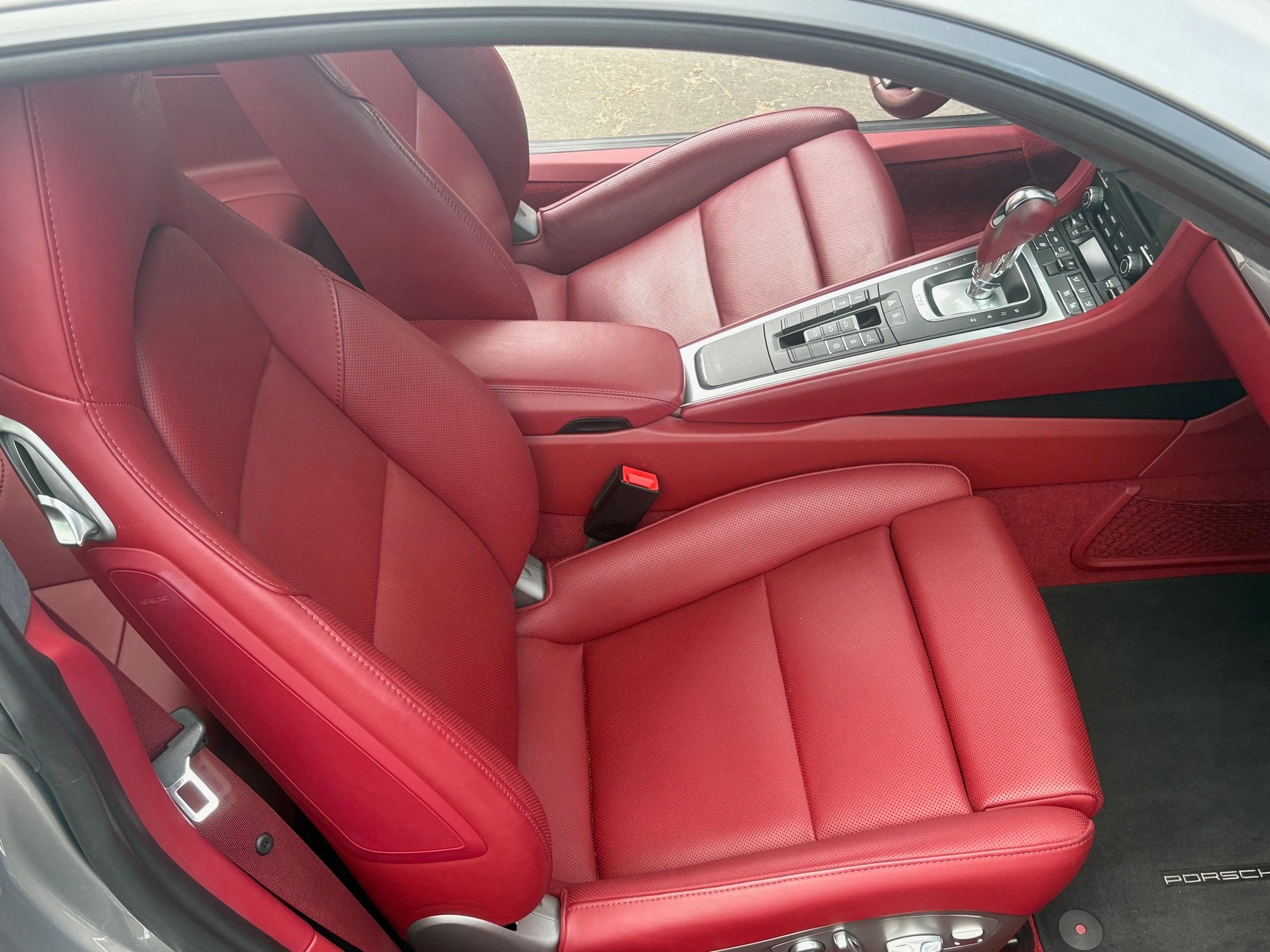 2017 Porsche 911 - 2017 991.2 Carrera Coupe - Silver W/ Red Interior - PDK - 23,XXX Miles - Many Options - Used - VIN Highly Optioned - 6 cyl - 2WD - Automatic - Coupe - Silver - San Diego, CA 92126, United States