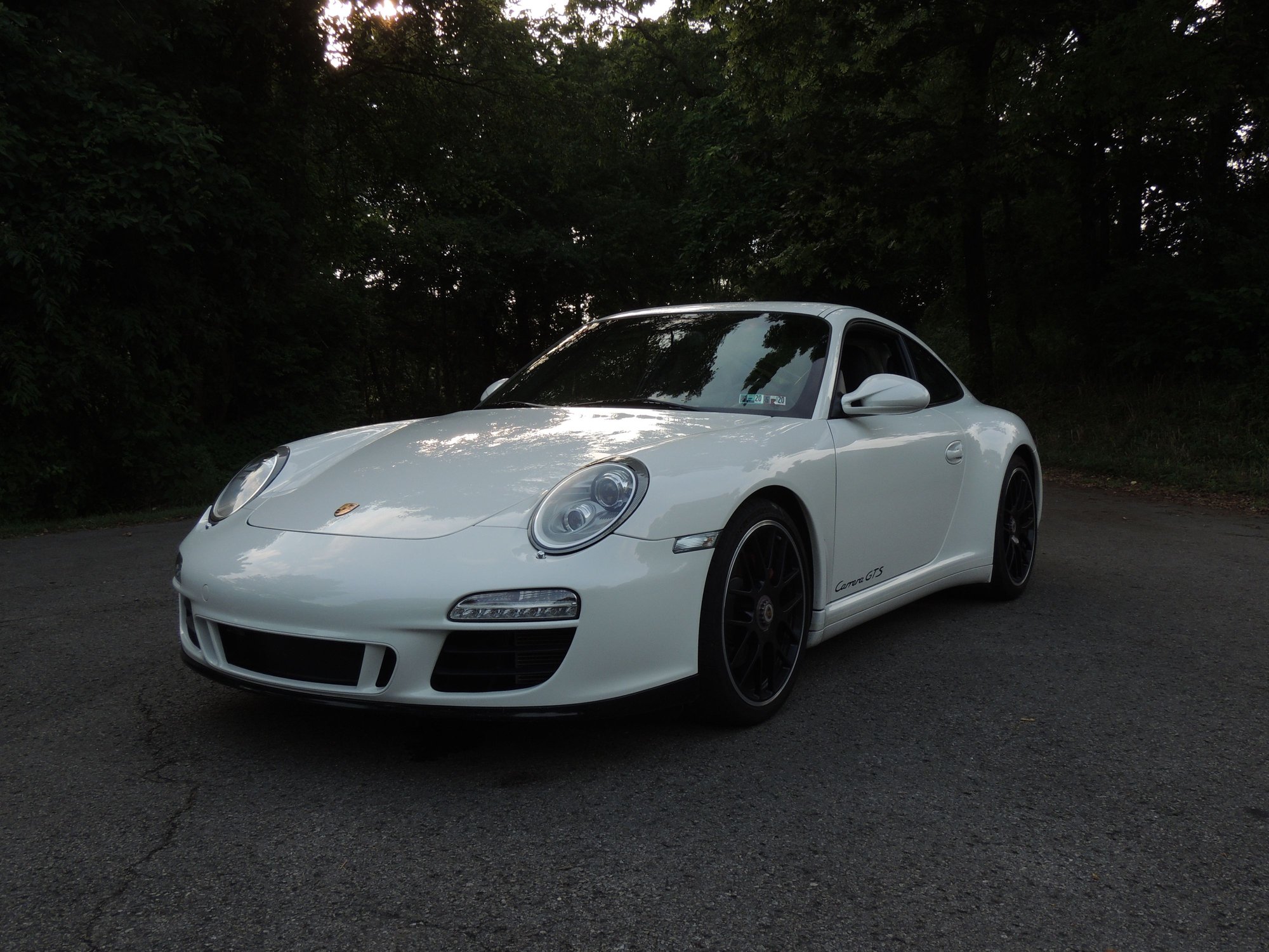 2011 Porsche 911 - Beautiful 911 GTS - Used - VIN WP0AB2A96BS720899 - 20,600 Miles - 6 cyl - 2WD - Manual - Coupe - White - Gibsonia, PA 15044, United States