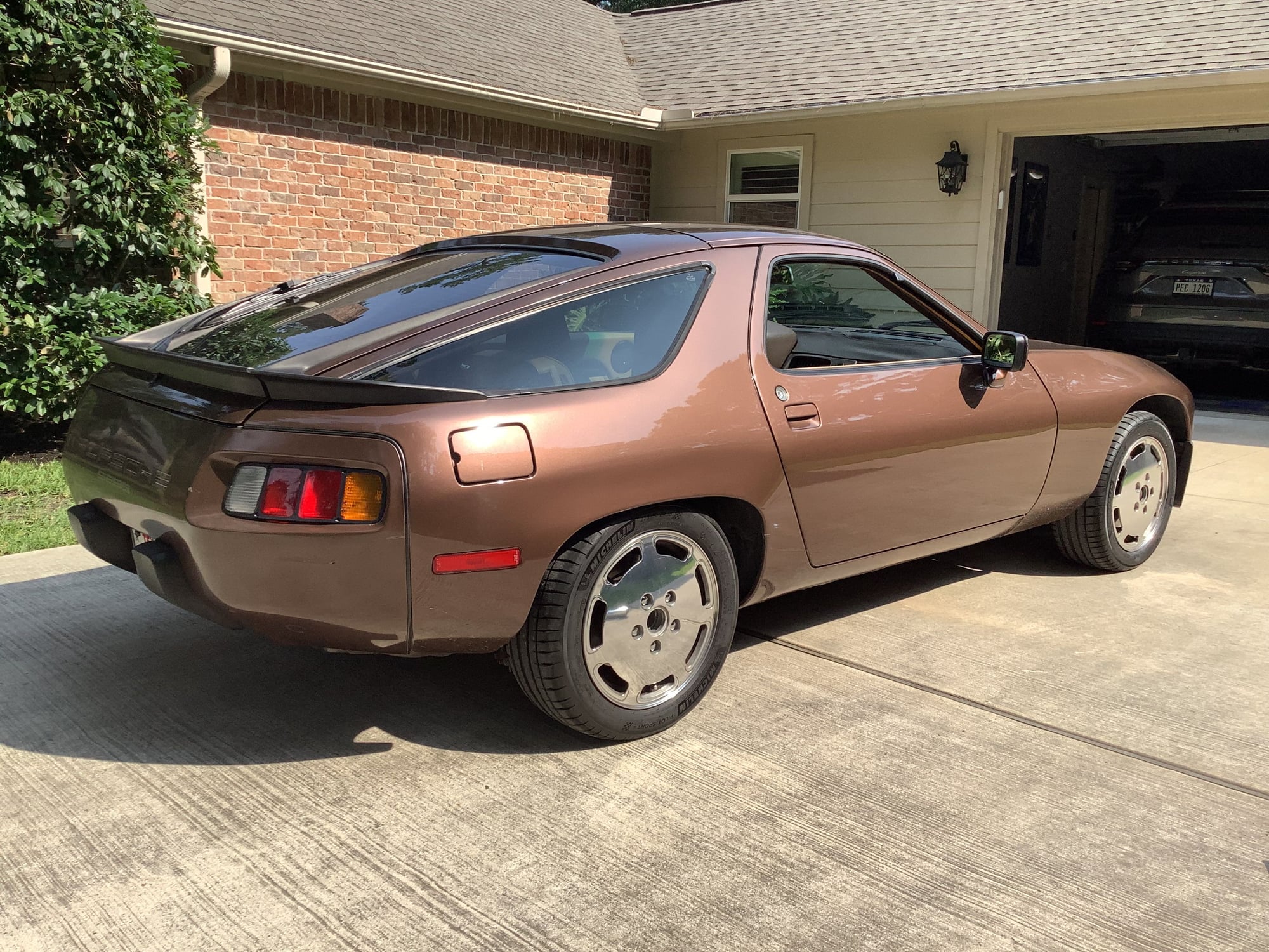 1985 Porsche 928 - 1985 928 automatic - Used - VIN WP0JB0928FS862013 - 140,000 Miles - 8 cyl - 2WD - Automatic - Coupe - Brown - Houston, TX 77381, United States