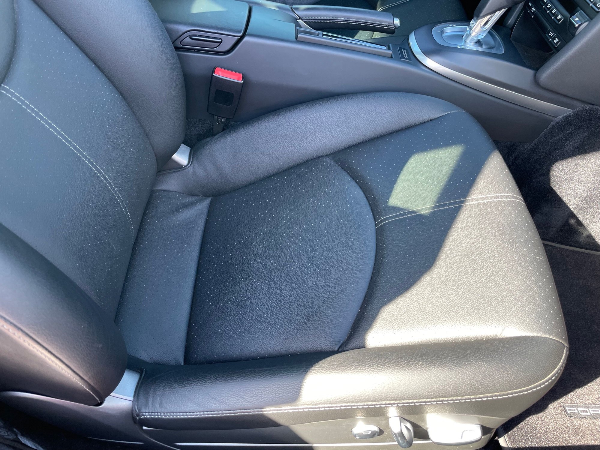 2010 Porsche Cayman - 2010 Cayman S w/ Sport Chrono - Used - VIN WP0AB2A87AU780605 - 6 cyl - 2WD - Automatic - Coupe - White - Oceanside, CA 92056, United States