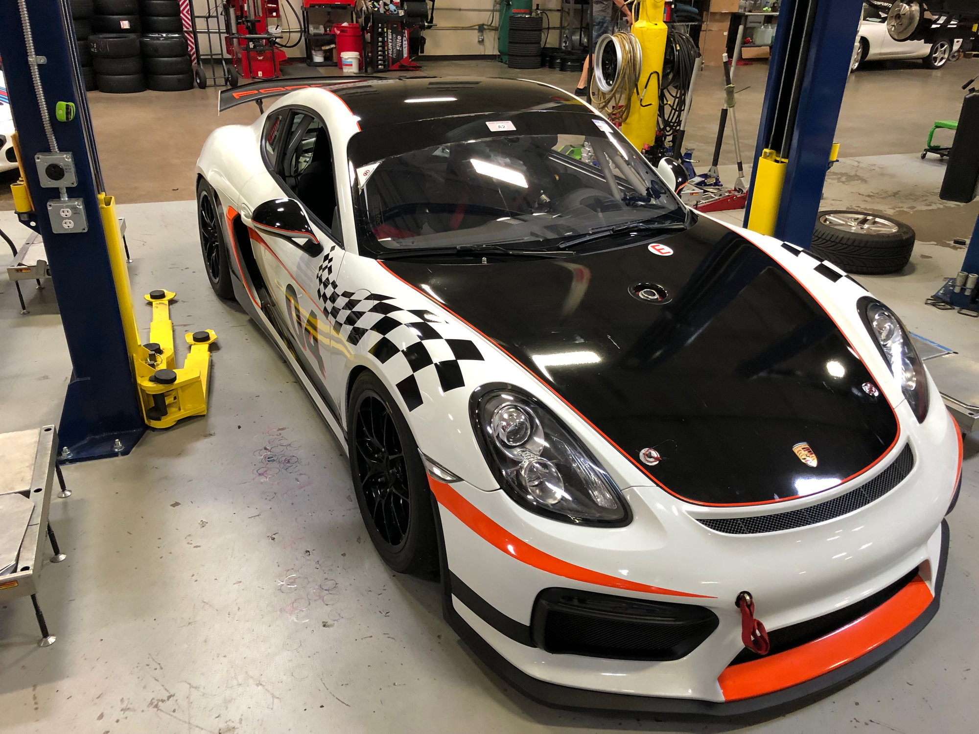 2016 Porsche Cayman GT4 - 2016 Porsche Clubsport GT4 with 100 liter fuel tank! - Used - VIN WP0777987GK19731 - 6 cyl - 2WD - Automatic - Coupe - White - Austin, TX 78758, United States