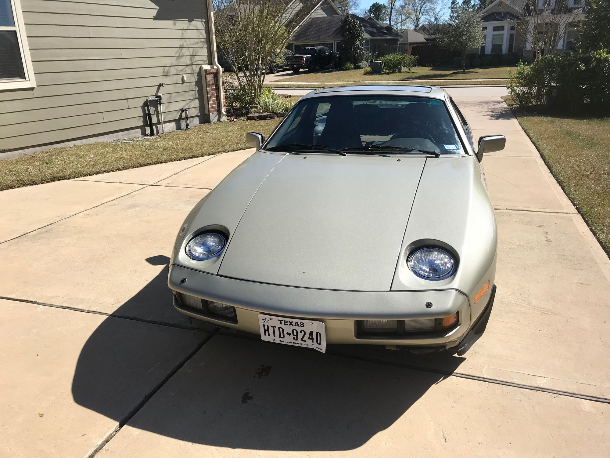 1986 Porsche 928 - 1986 928S - Used - VIN WP0JB0921GS860569 - 90,000 Miles - 8 cyl - 2WD - Automatic - Coupe - Gold - Spring, TX 77386, United States