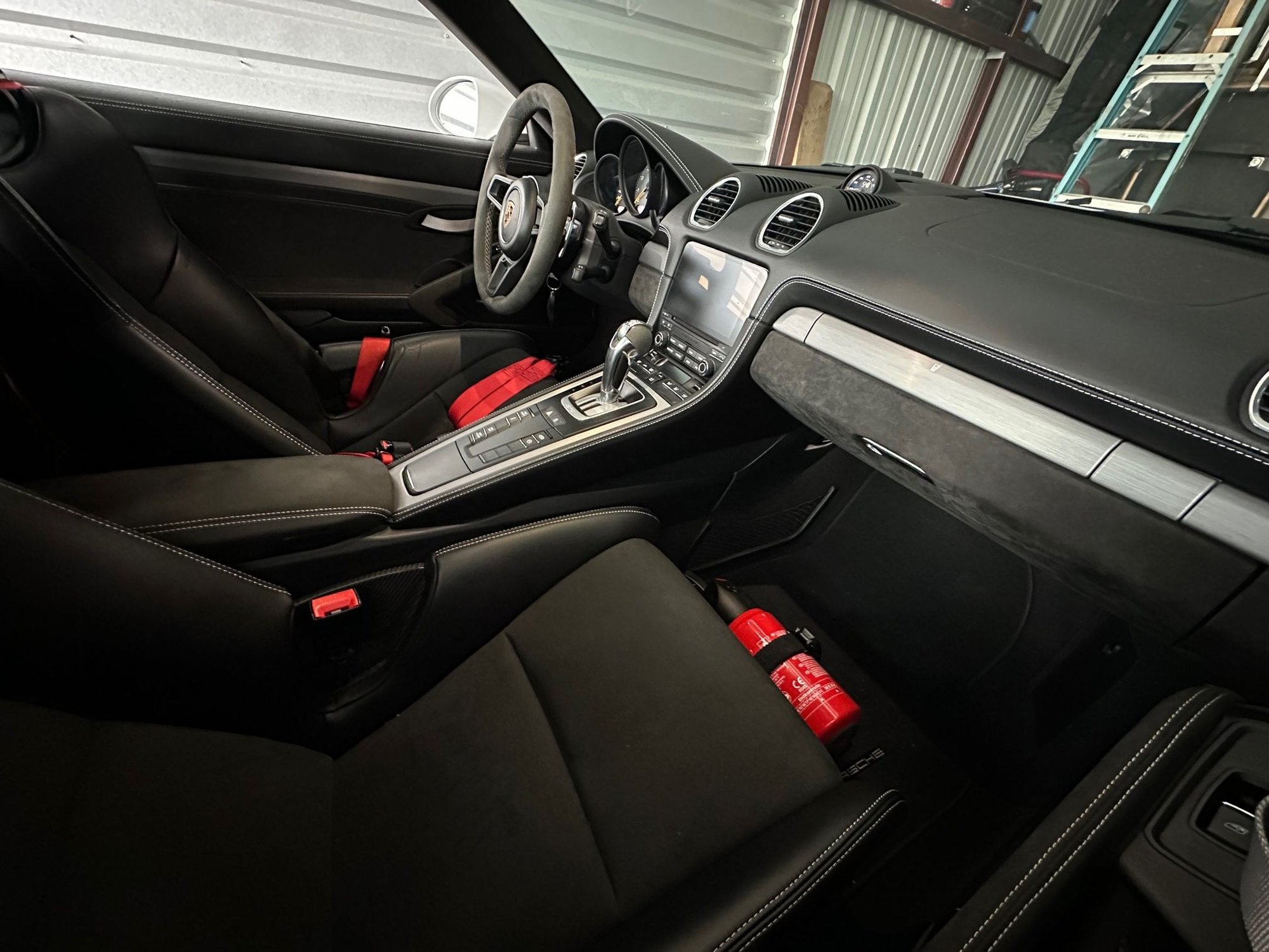 2021 Porsche 718 - 2021 Porsche GT4 For Sale - Used - VIN wpoac2a83mk289350 - 6,500 Miles - 6 cyl - 2WD - Automatic - Coupe - White - Virginia Beach, VA 23451, United States