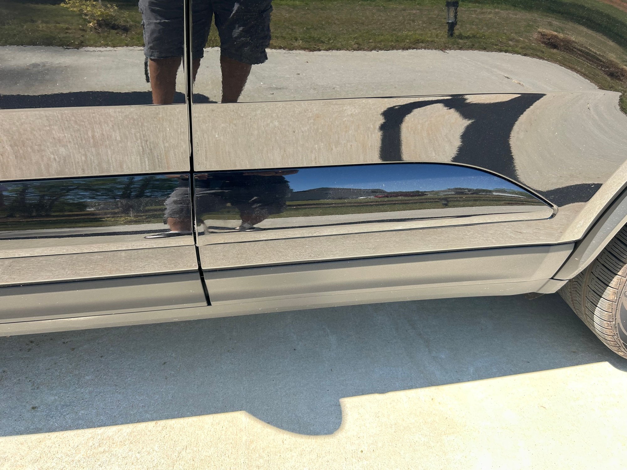Driver and passenger rear edge alignment - wide view