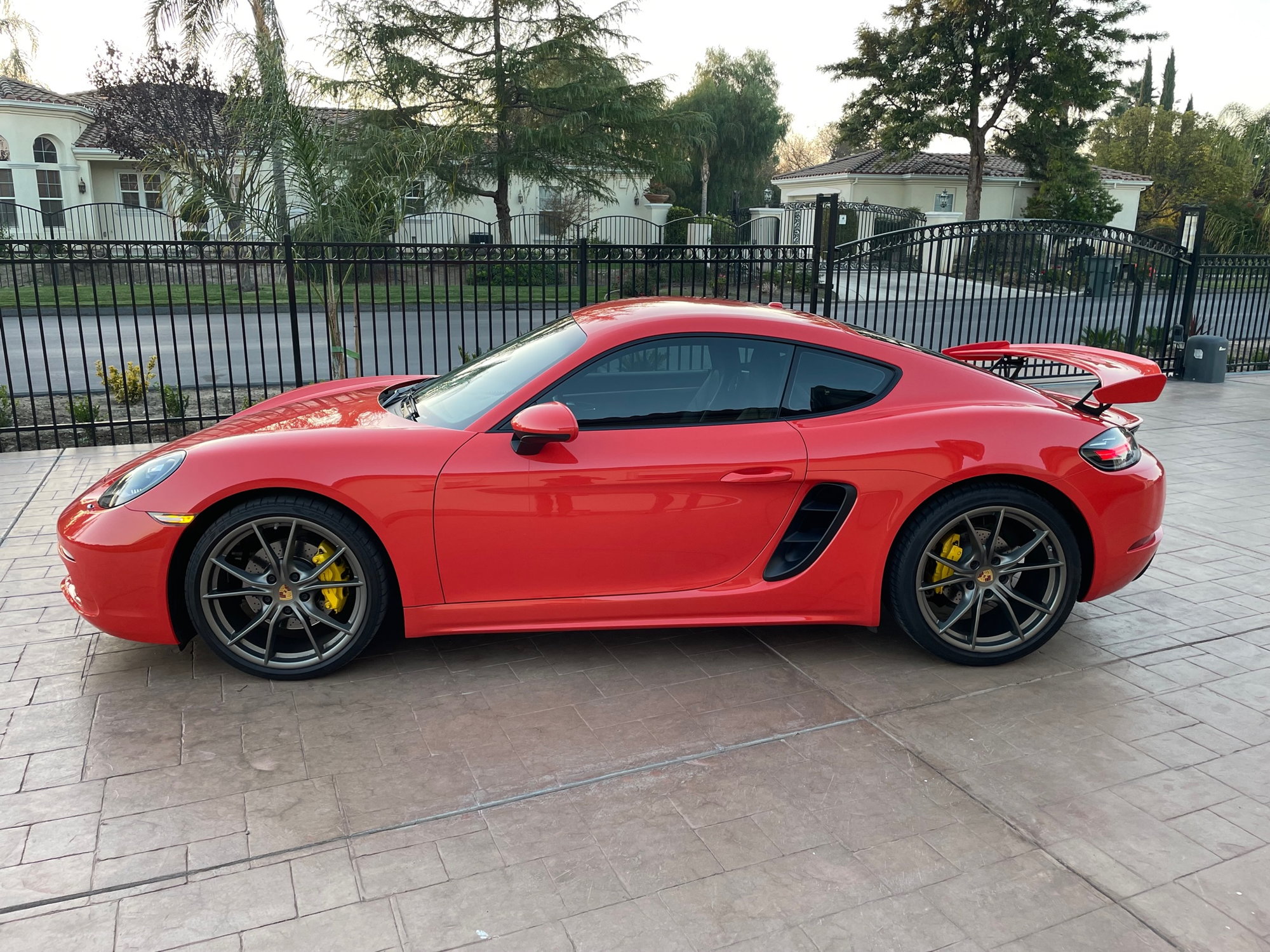 2017 Porsche 718 Cayman -  - Used - VIN WP0AA2A86HS270187 - 23,345 Miles - 4 cyl - 2WD - Automatic - Coupe - Orange - Tracy, CA 95304, United States