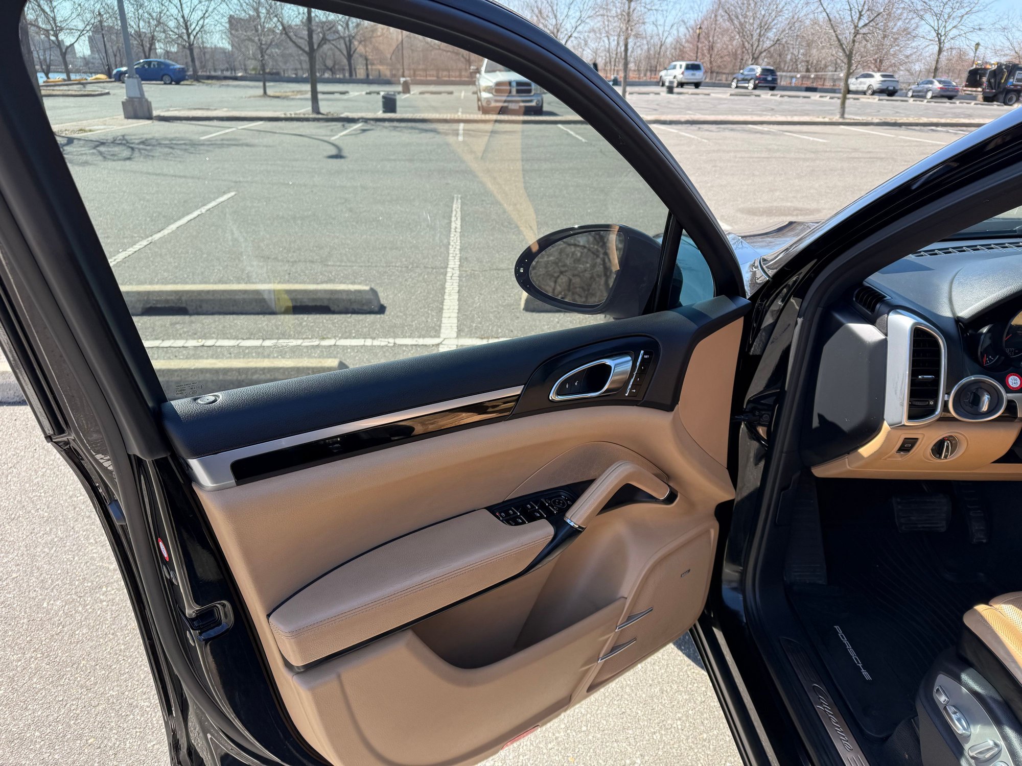 2015 Porsche Cayenne - 2015 Porsche Cayenne Diesel – Premium Package Plus - Used - VIN WP1AF2A26FLA33198 - 87,000 Miles - 6 cyl - 4WD - Automatic - SUV - Black - Atlantic Highlands, NJ 07716, United States