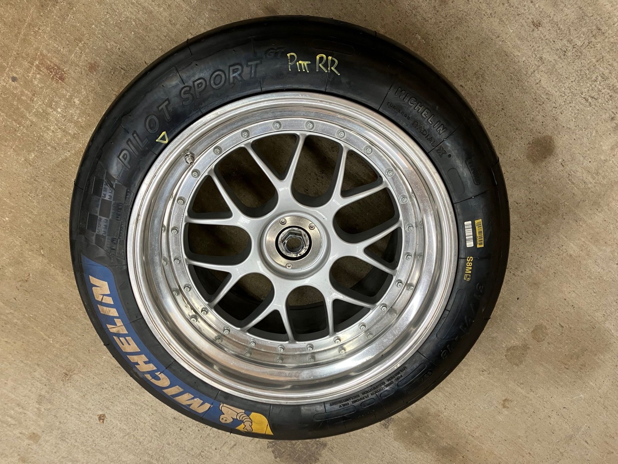 2010 Porsche GT3 - parting out gt3 race car. - Ellwood City, PA 16117, United States