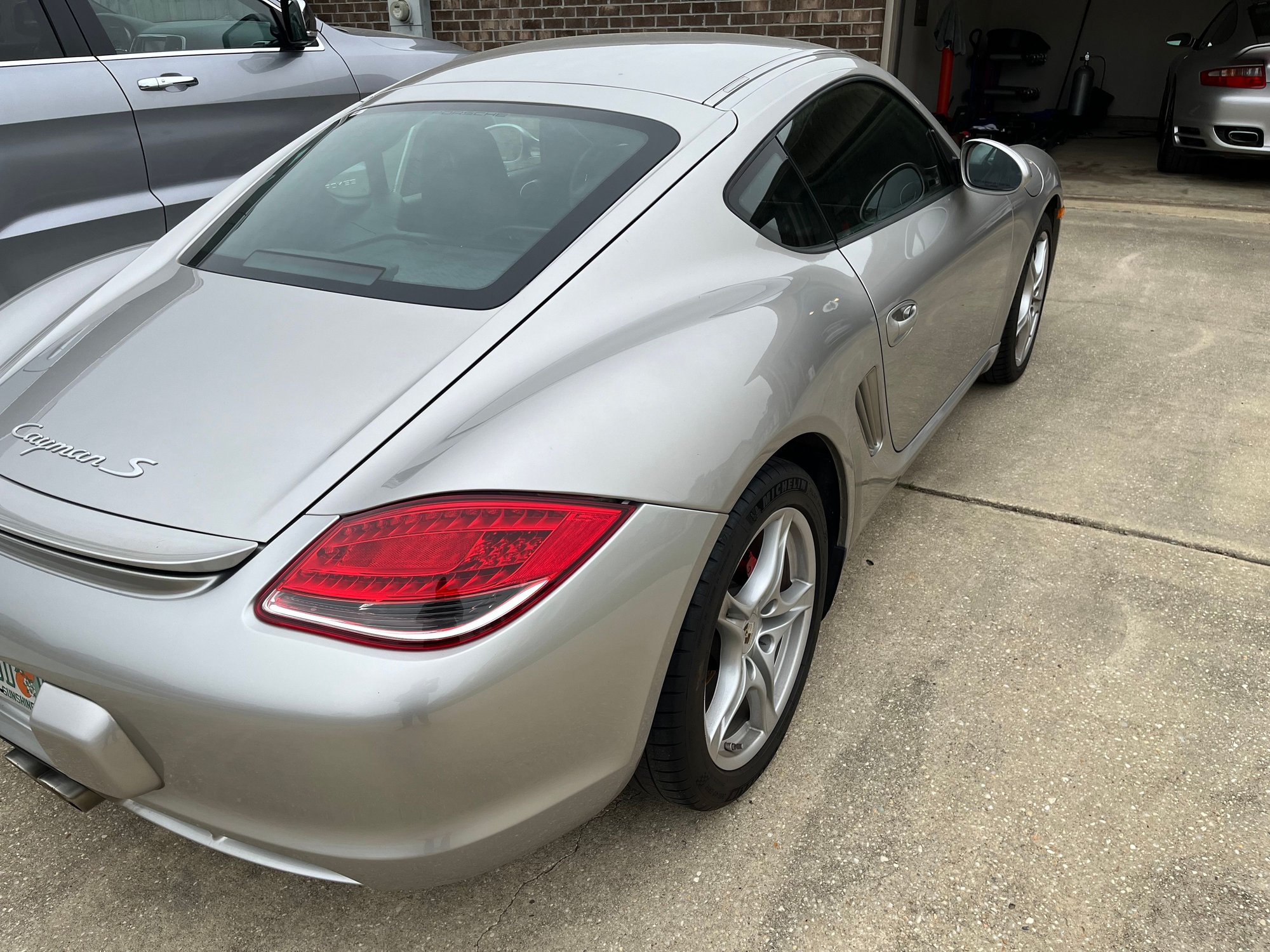 2011 Porsche Cayman - 987.2 Cayman S 6 Speed - Used - VIN WP0AB2A82BU780318 - 30,000 Miles - 6 cyl - 2WD - Manual - Coupe - Silver - Pensacola, FL 32526, United States