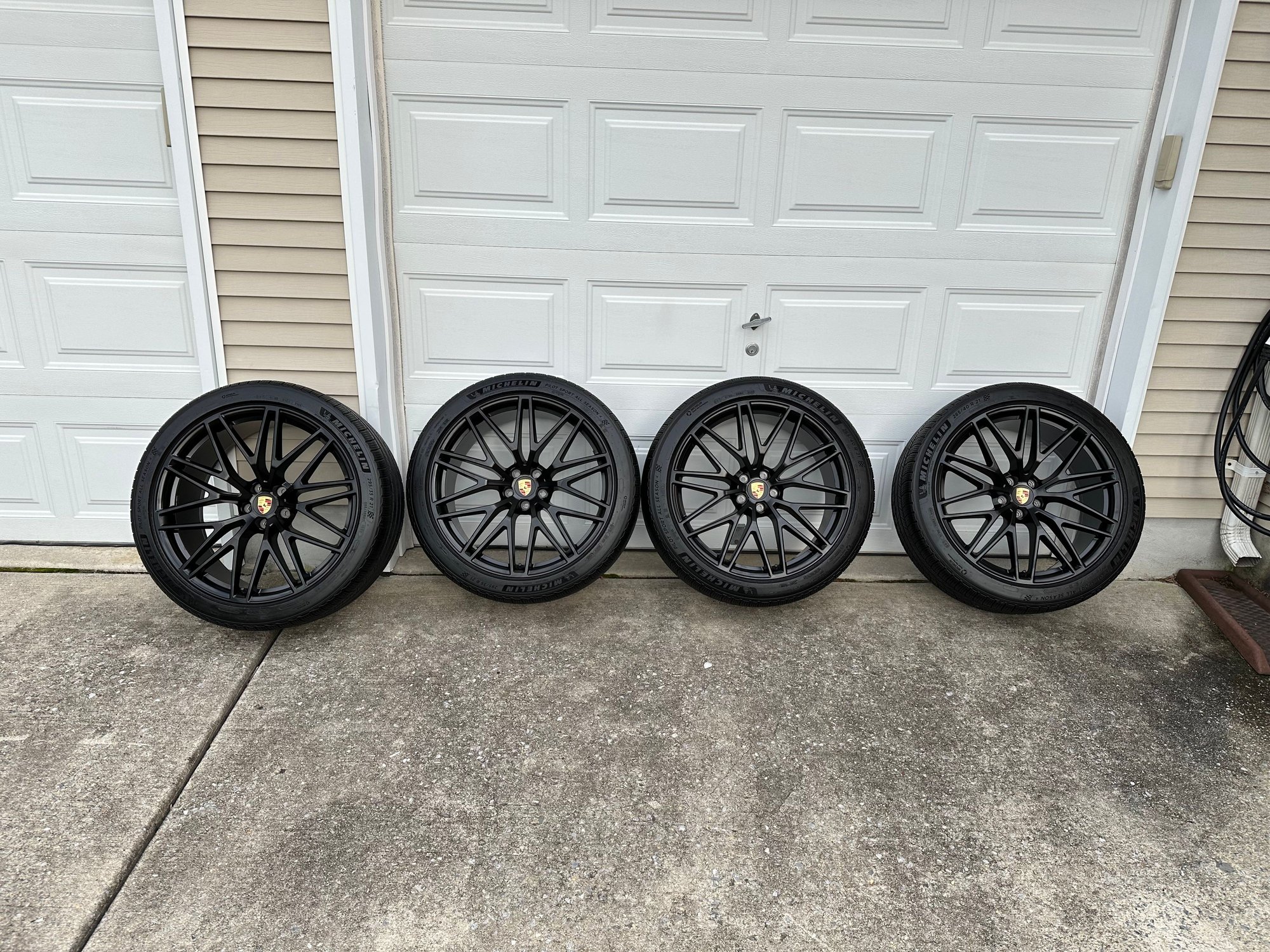 Wheels and Tires/Axles - Macan GTS 21” RS Spyder Design Wheels with TPMS and Center Caps - Used - 2015 to 2024 Porsche Macan - Deptford, NJ 08096, United States