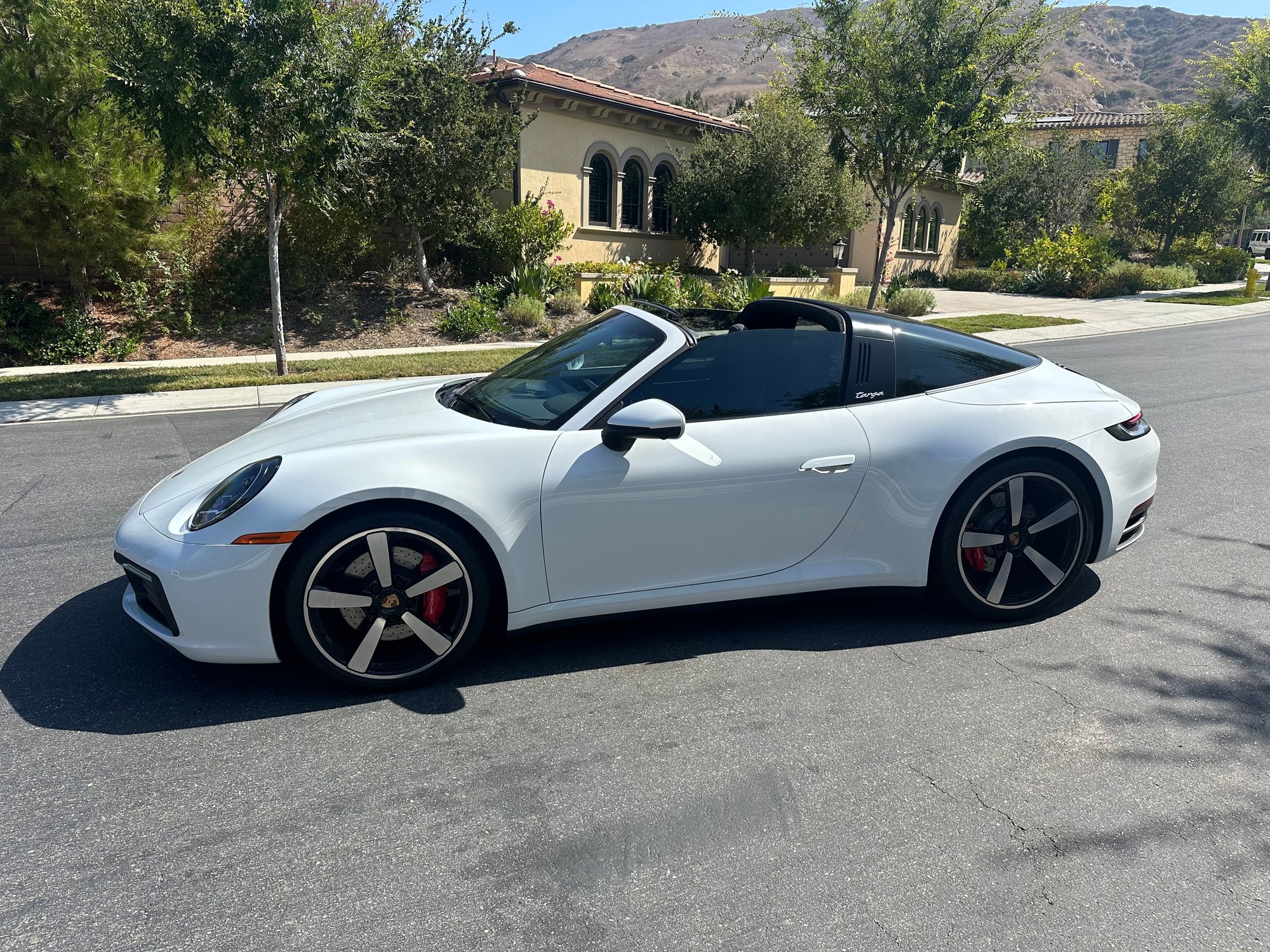2021 Porsche 911 - 2021 Porsche 911 992 Targa 4S PDK CPO till 27 - Used - VIN WP0BB2A96MS235802 - 10,500 Miles - Automatic - Convertible - White - Irvine, CA 92618, United States