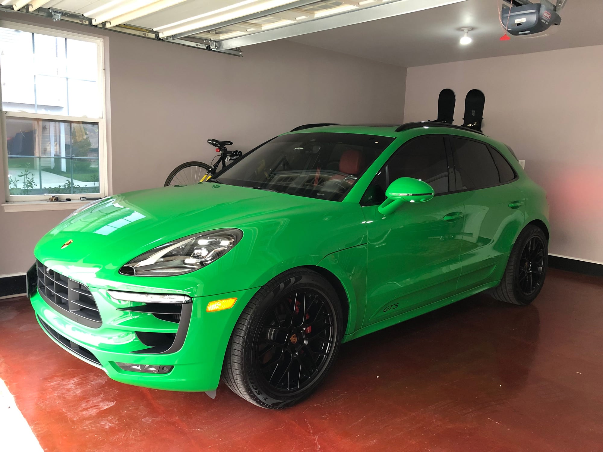 2018 Vipergreen Macan GTS on lowering link with a few mods! - Rennlist ...