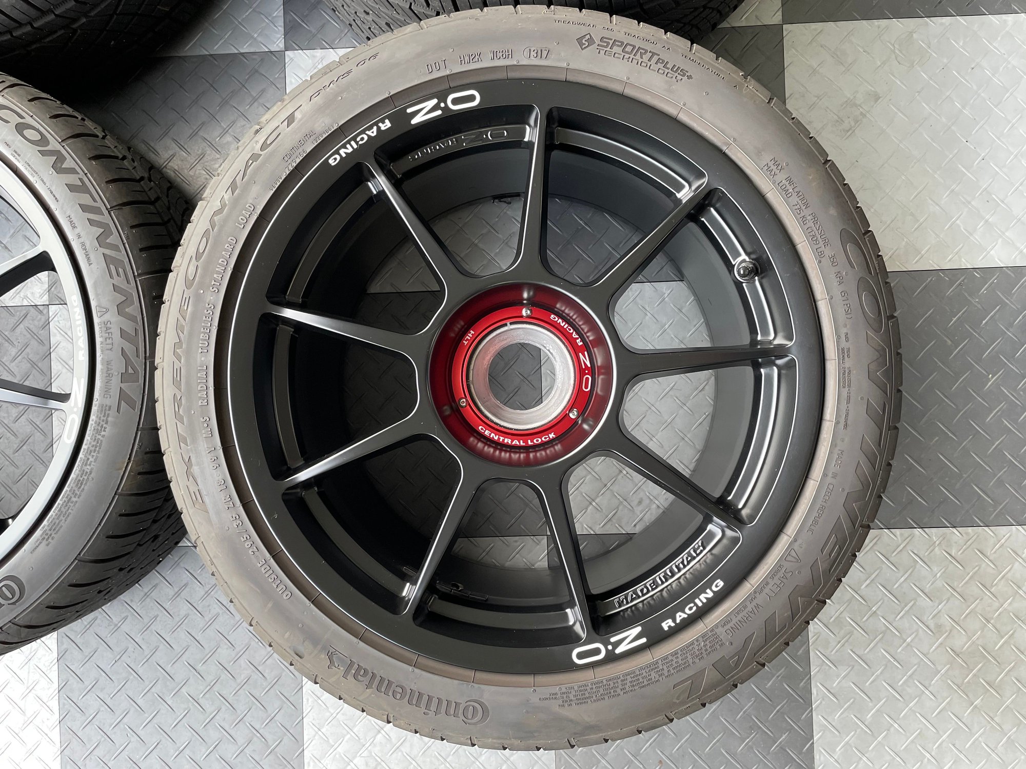 Wheels and Tires/Axles - 18" OZ Challenge Centerlock Wheels with Tires and TPMS Sensors for 997.2 GT3 - Used - 2009 to 2011 Porsche GT3 - Redmond, WA 98052, United States