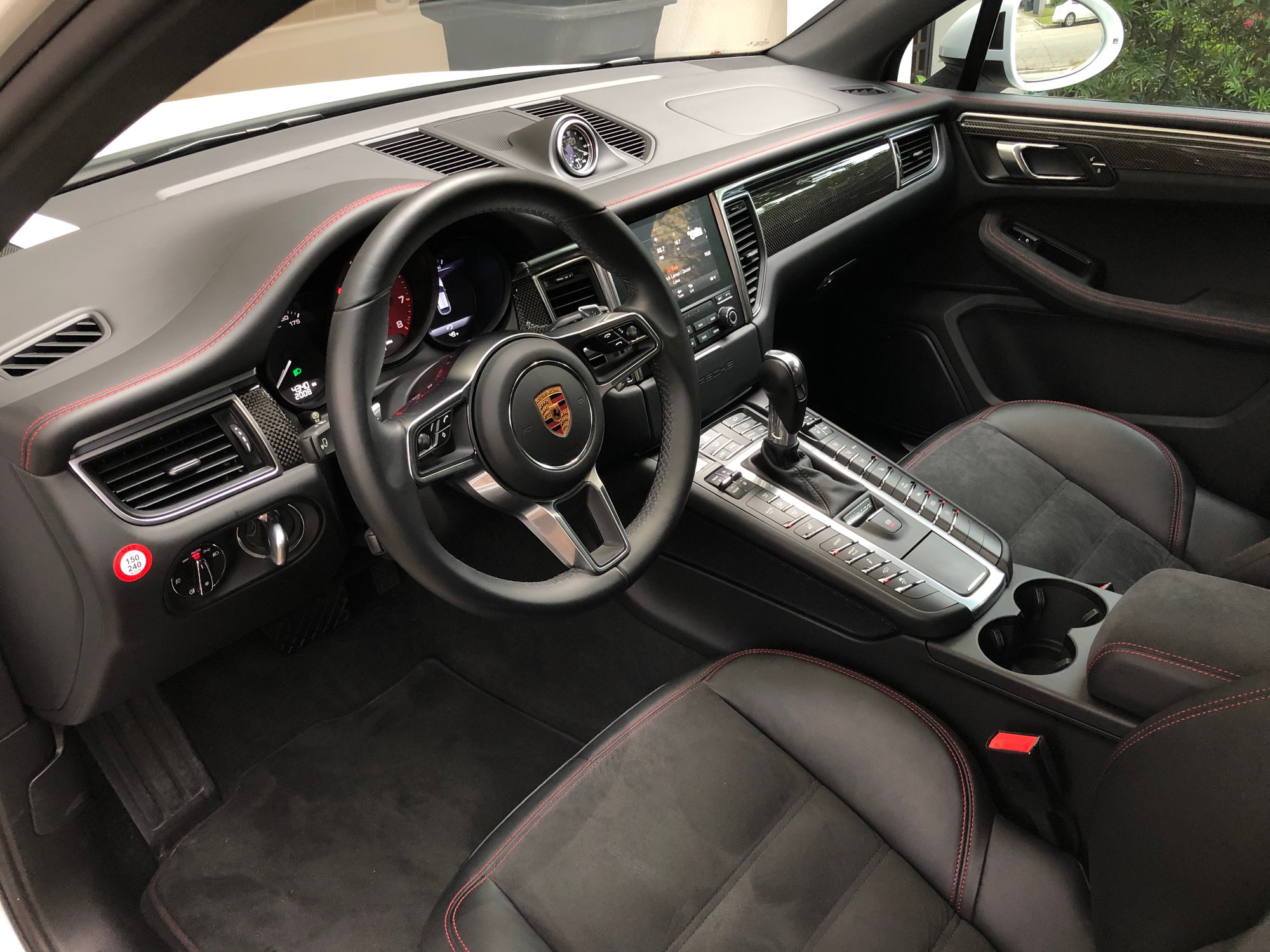 2018 Macan GTS - White, Full Leather GTS Interior, 4500 miles