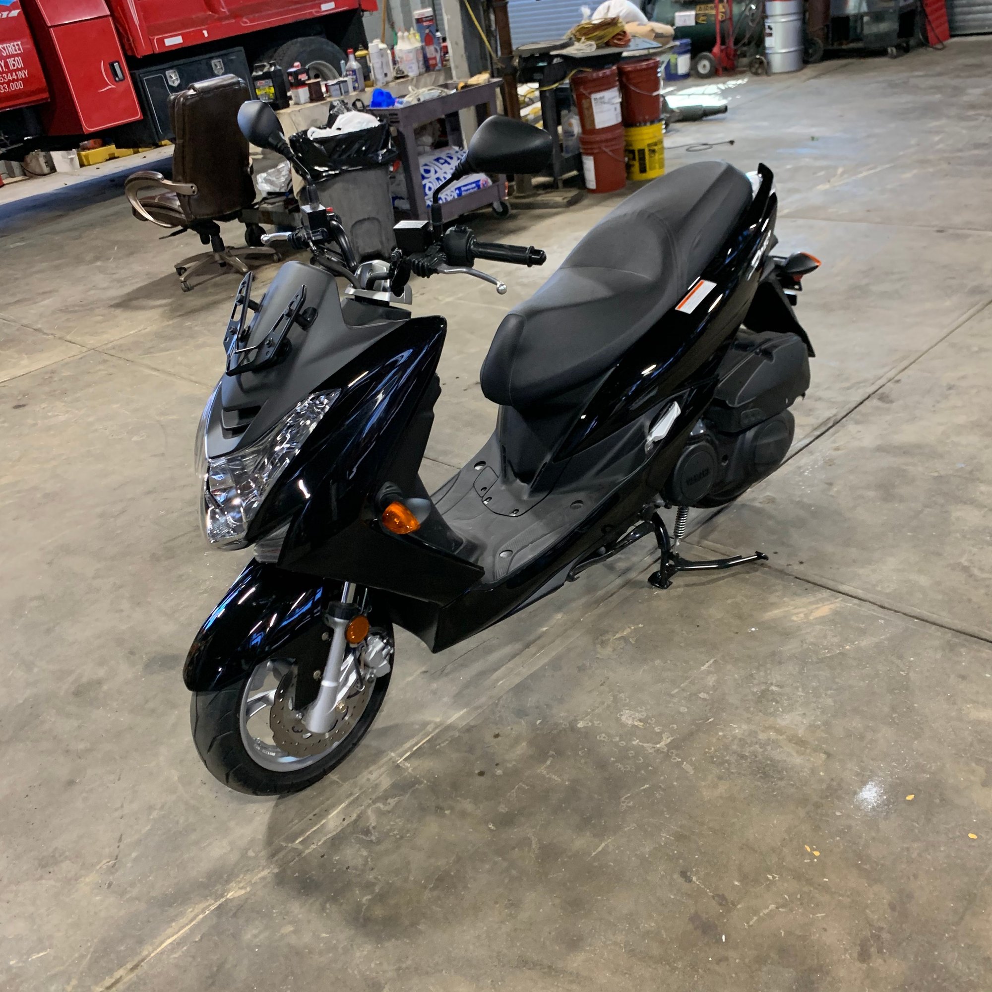 2018 Porsche Cayenne - 2018 Yamaha SMax Motercycle/ scooter - Used - VIN Like new 17 miles - 17 Miles - Black - Mineola, NY 11501, United States