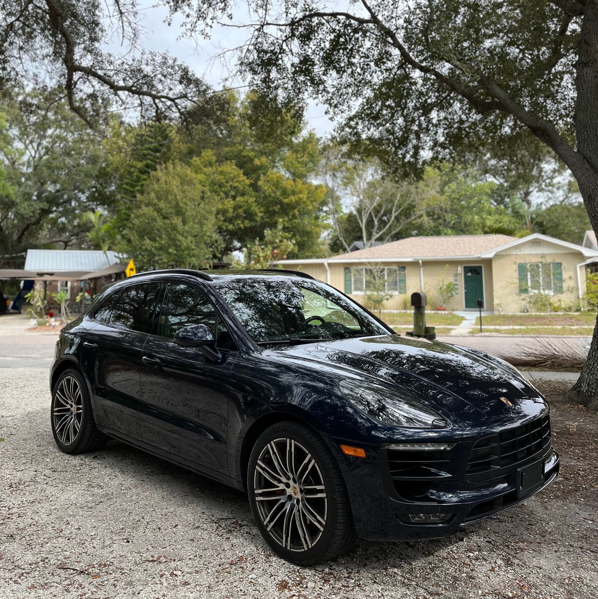 2018 Porsche Macan - 2018 Macan GTS... - Used - VIN WP1AG2A53JLB62158 - 41,000 Miles - 6 cyl - AWD - Automatic - SUV - Blue - Clearwater, FL 33755, United States