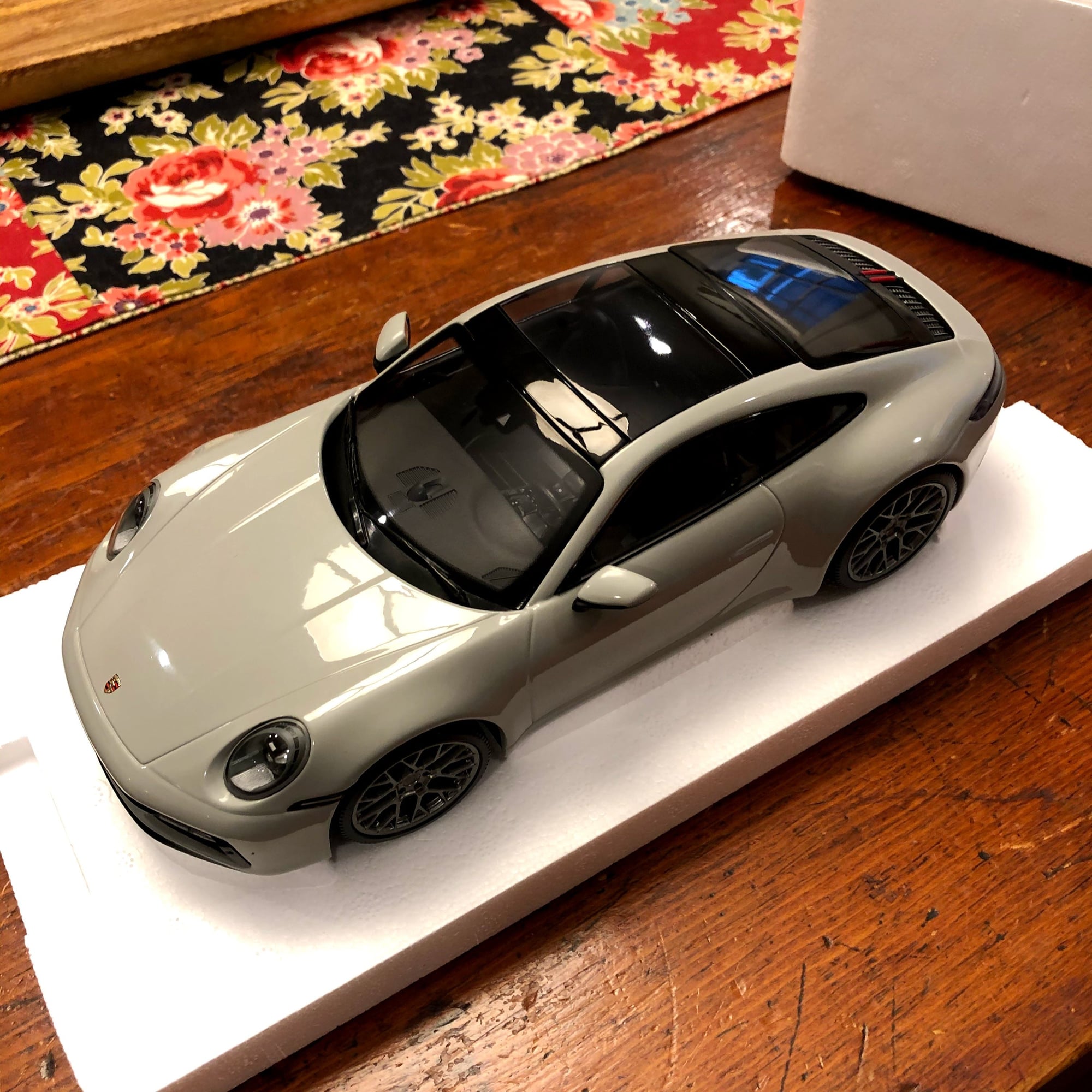 porsche 992 diecast