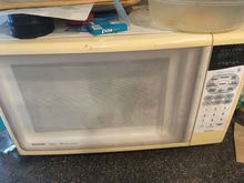 I like to keep shit that works for a long time 35 years old 
Microwave 