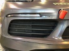 www.radiatorgrillstore.com Porsche 718 Cayman and Boxster metal mesh side radiator grilles 